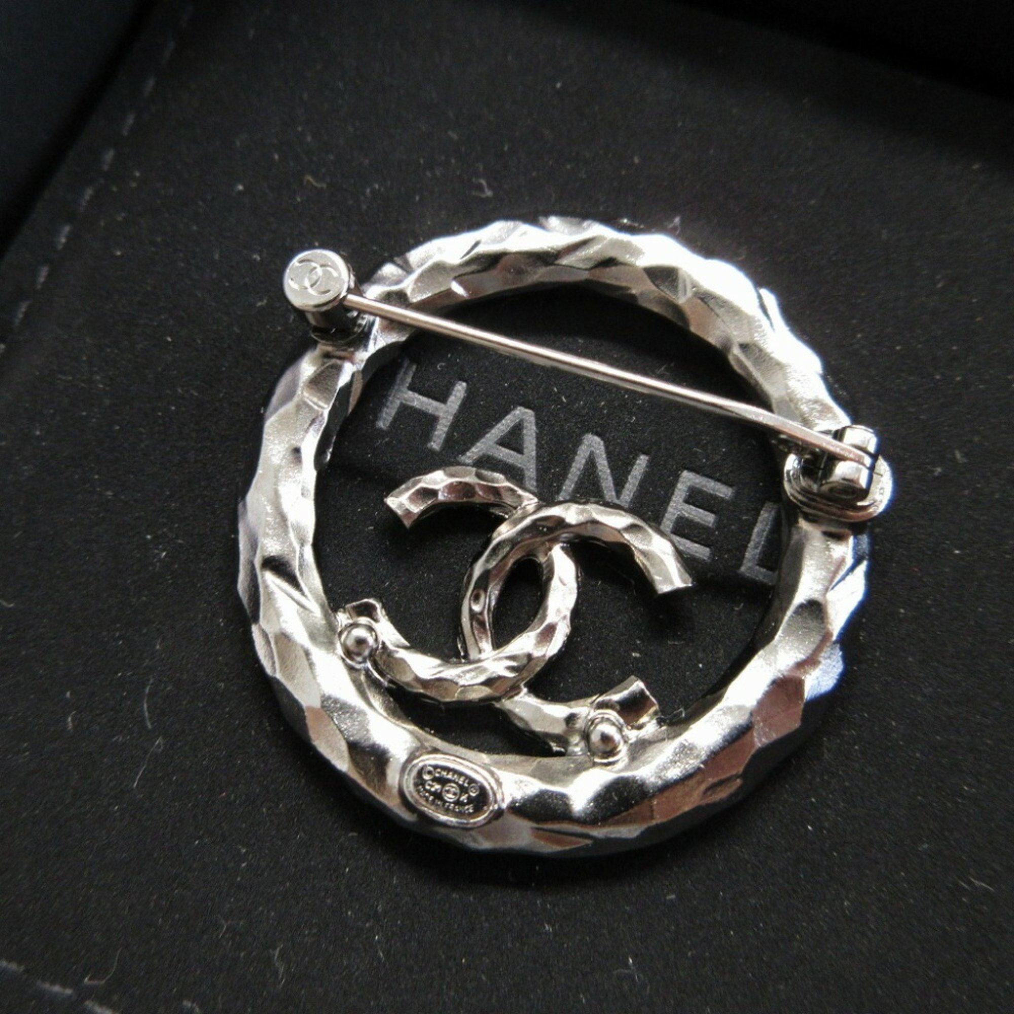 Chanel Coco Mark C21K Round Rhinestone Metal Brooch 0969CHANEL