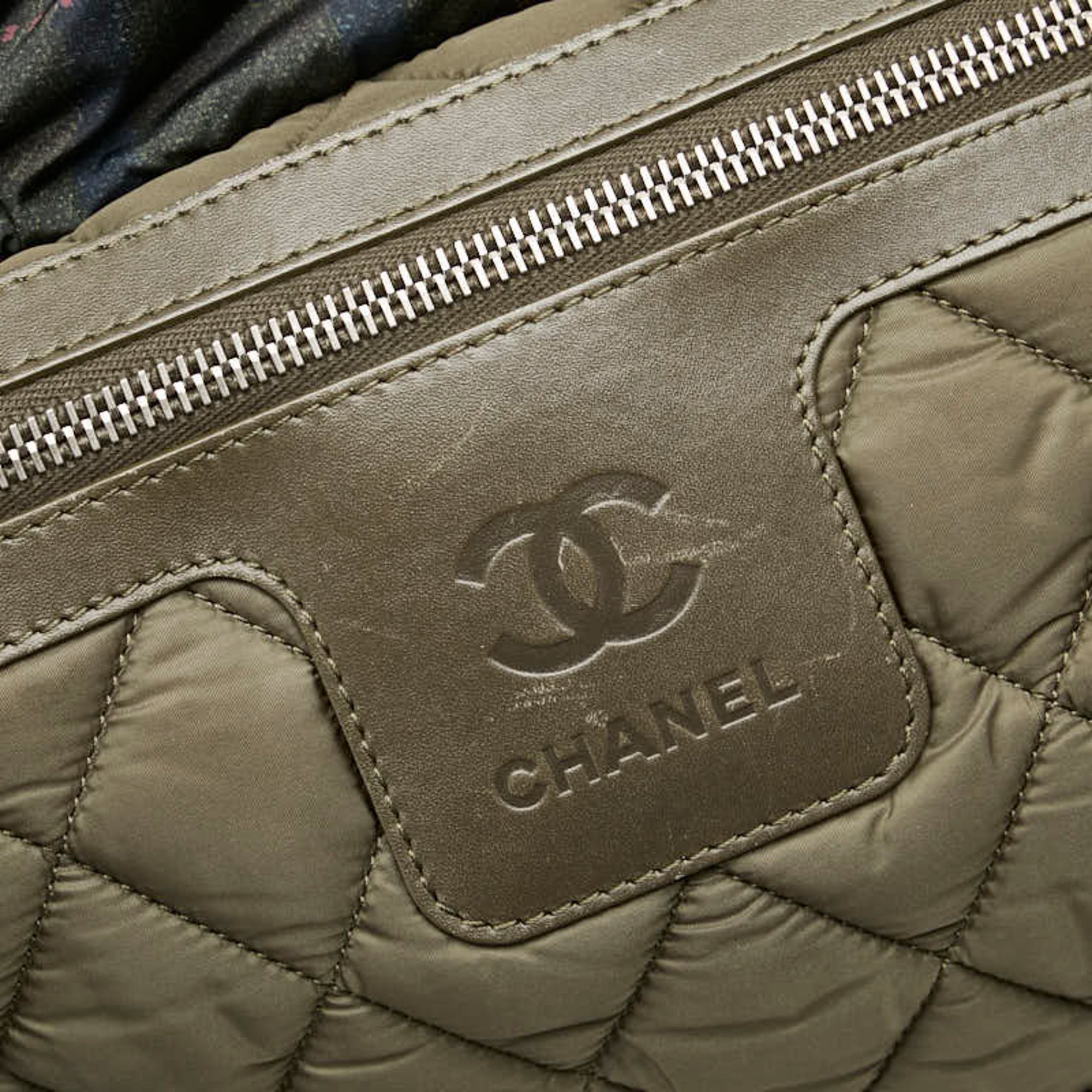 Chanel Check Quilted Coco Cocoon PM Reversible Handbag Tote Bag 8610 Khaki Green Nylon Leather Women's CHANEL