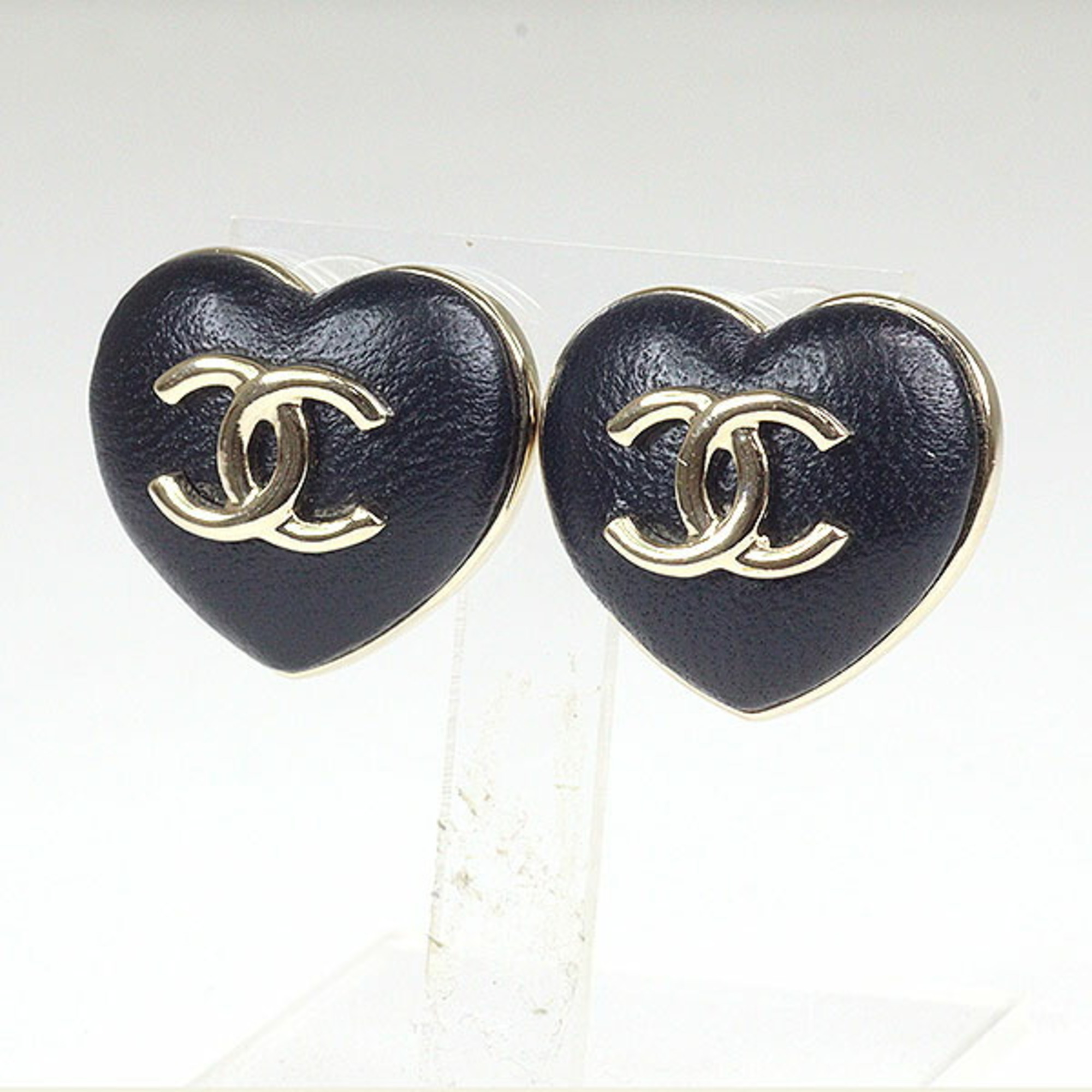 CHANEL Coco Mark Heart Earrings Lambskin/Metal Black/Gold AB9462 B22K