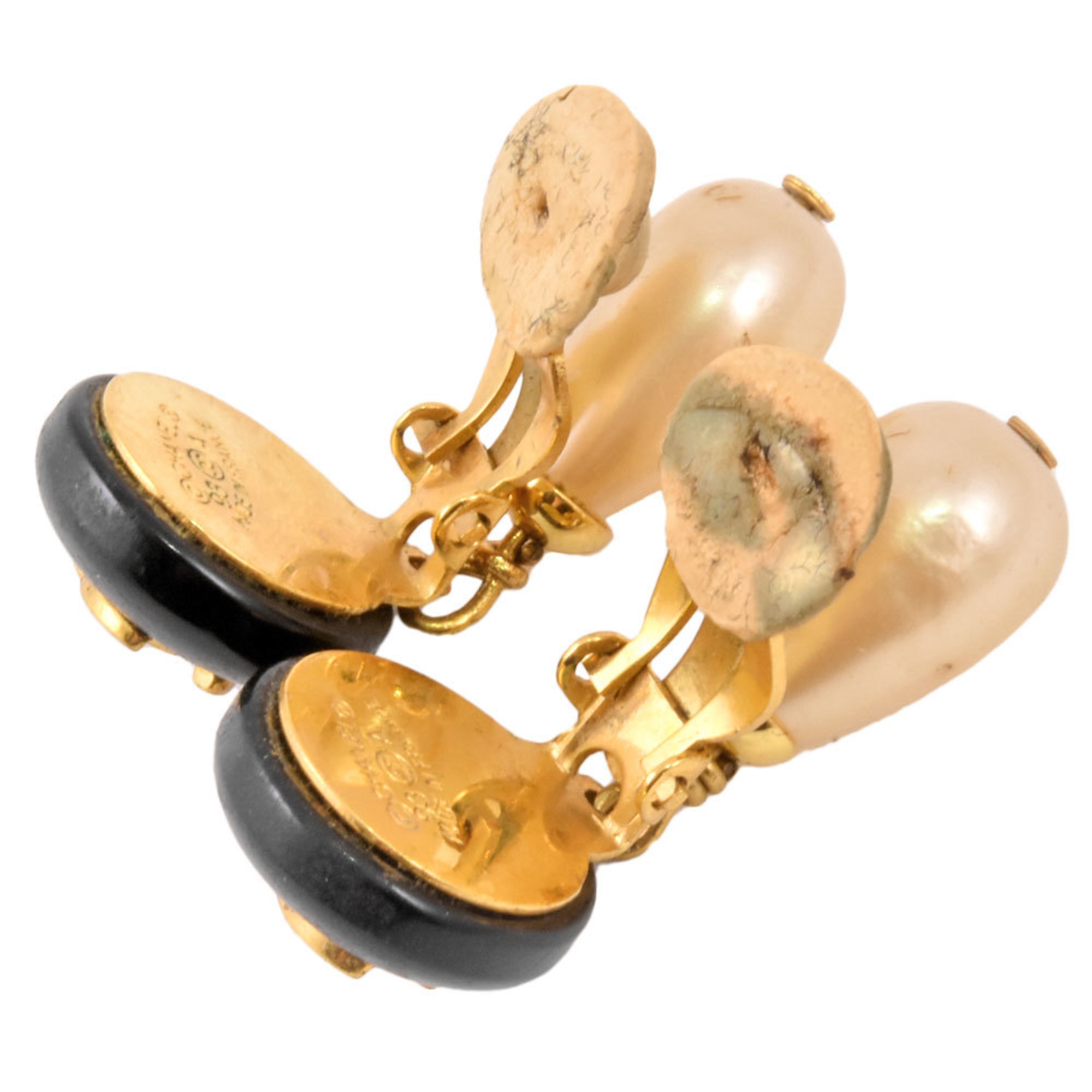 CHANEL Coco Mark Swing Earrings Fake Pearl GP 93A Black Gold Women's