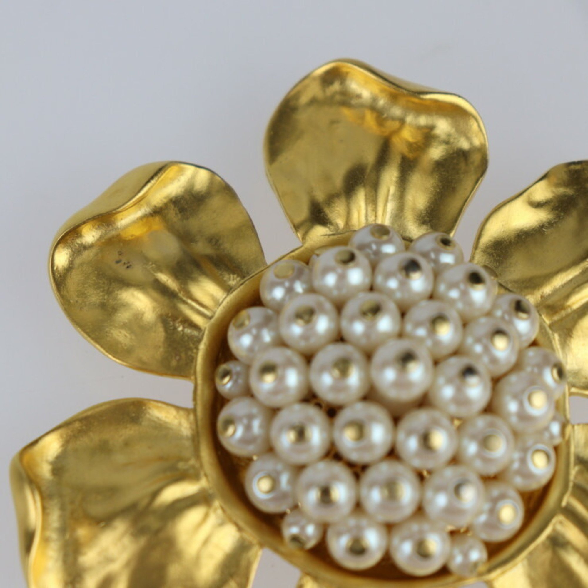 GIVENCHY Pin Brooch - Metal, fake pearl, gold, flower motif