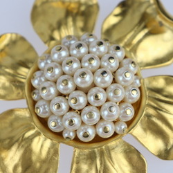 GIVENCHY Pin Brooch - Metal, fake pearl, gold, flower motif