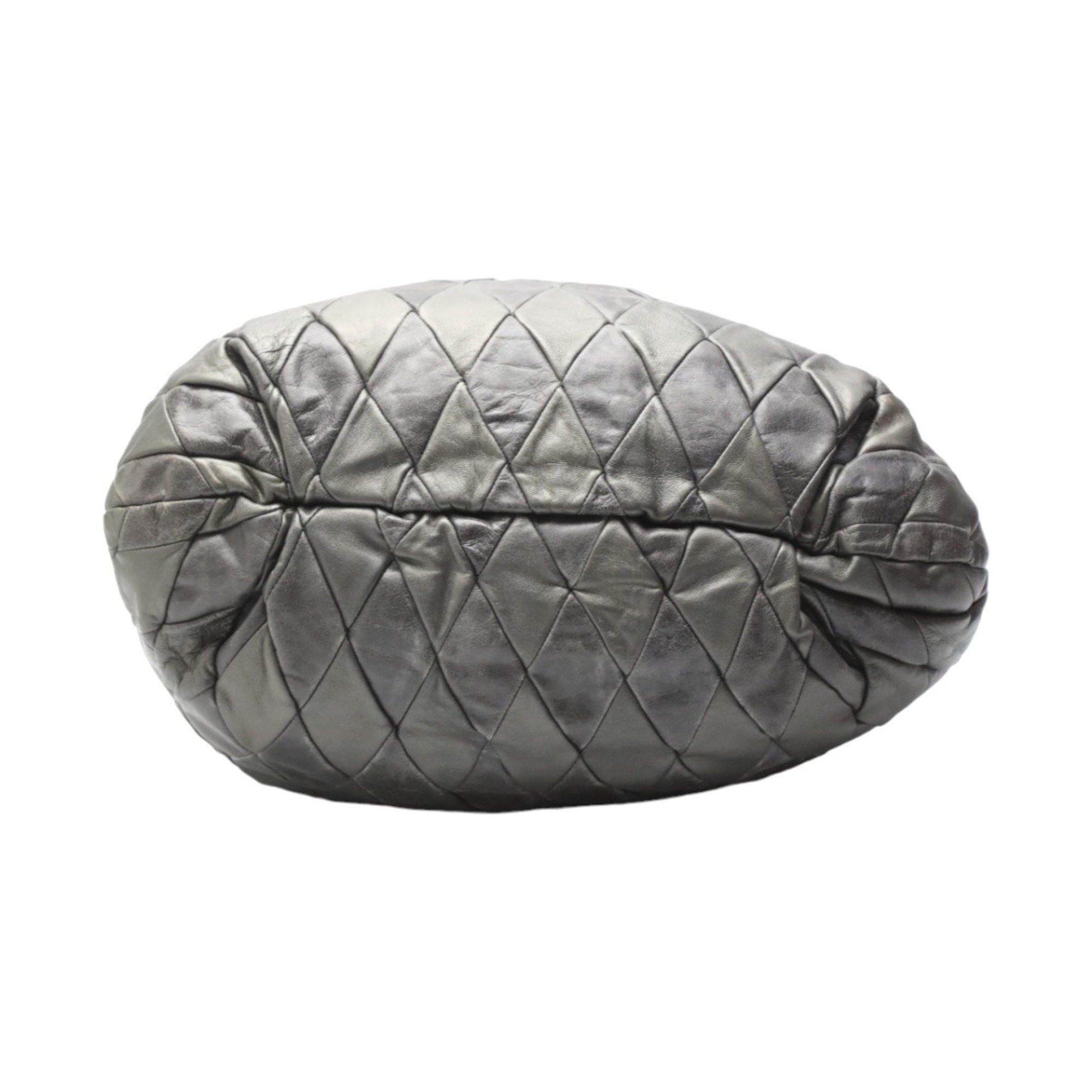 Miu Miu Miu shoulder bag in quilted calfskin, grey