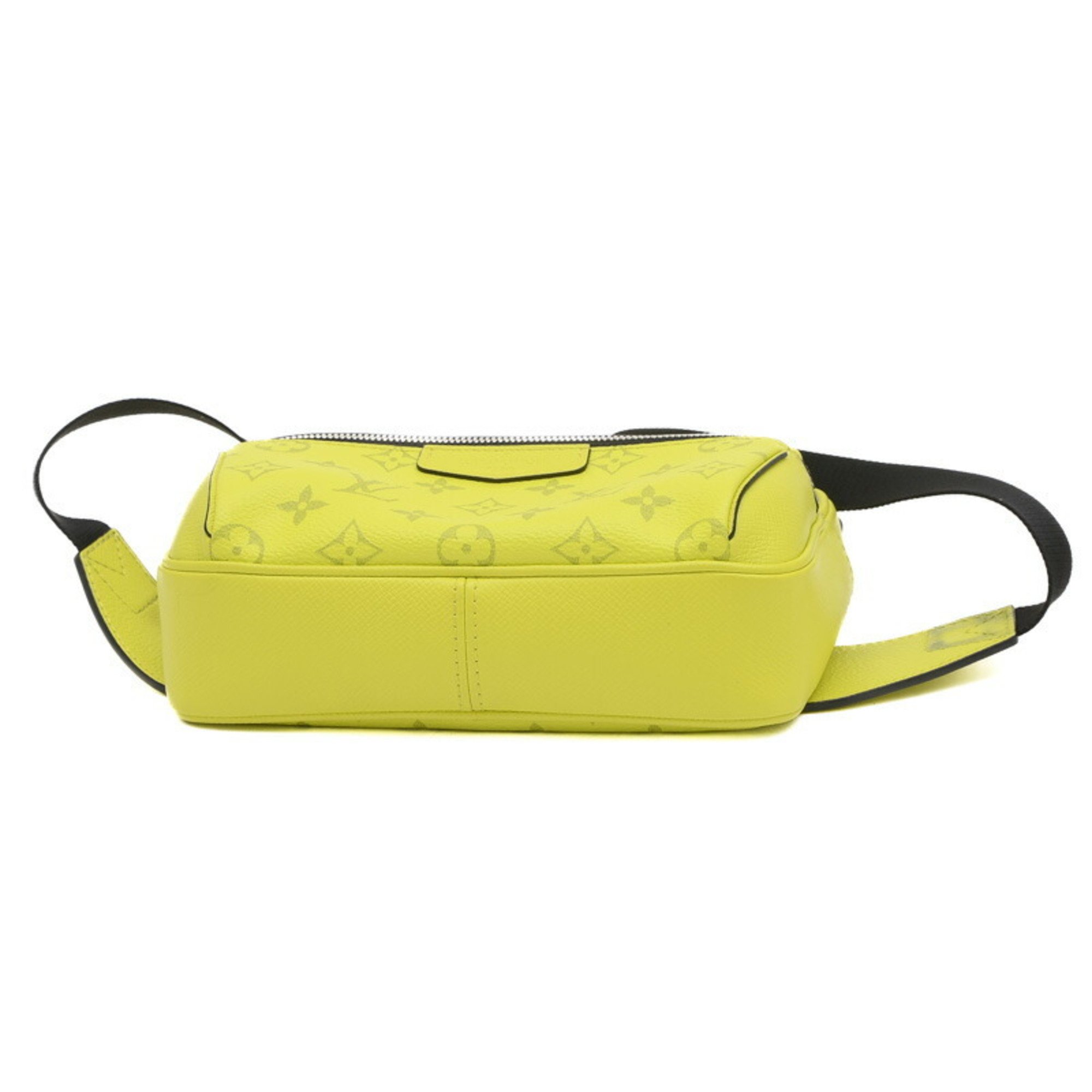 Louis Vuitton Taiga Rama Bumbag Jaune Discovery Waist Bag M30251