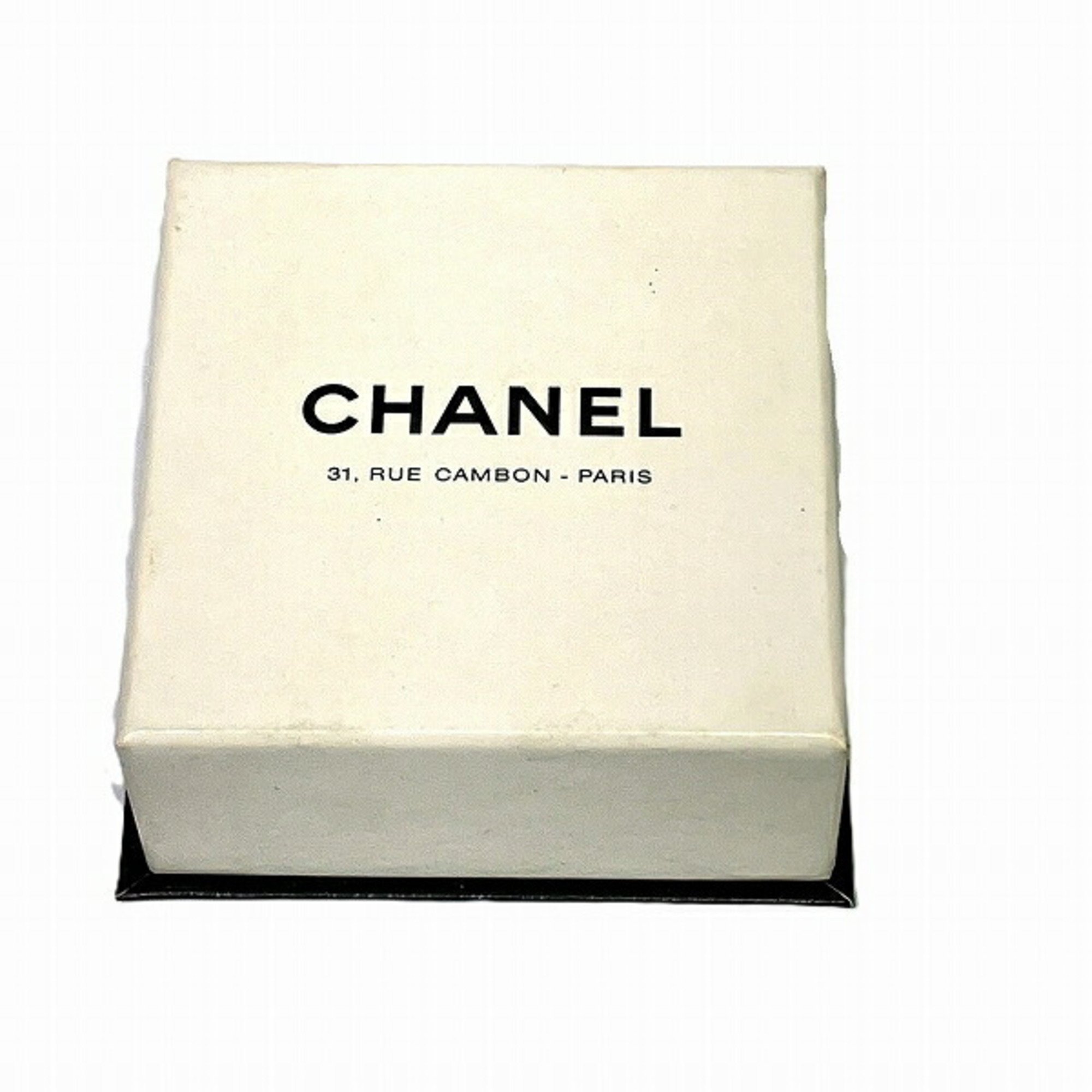 CHANEL Clover Fake Pearl Accessories Earrings for Women