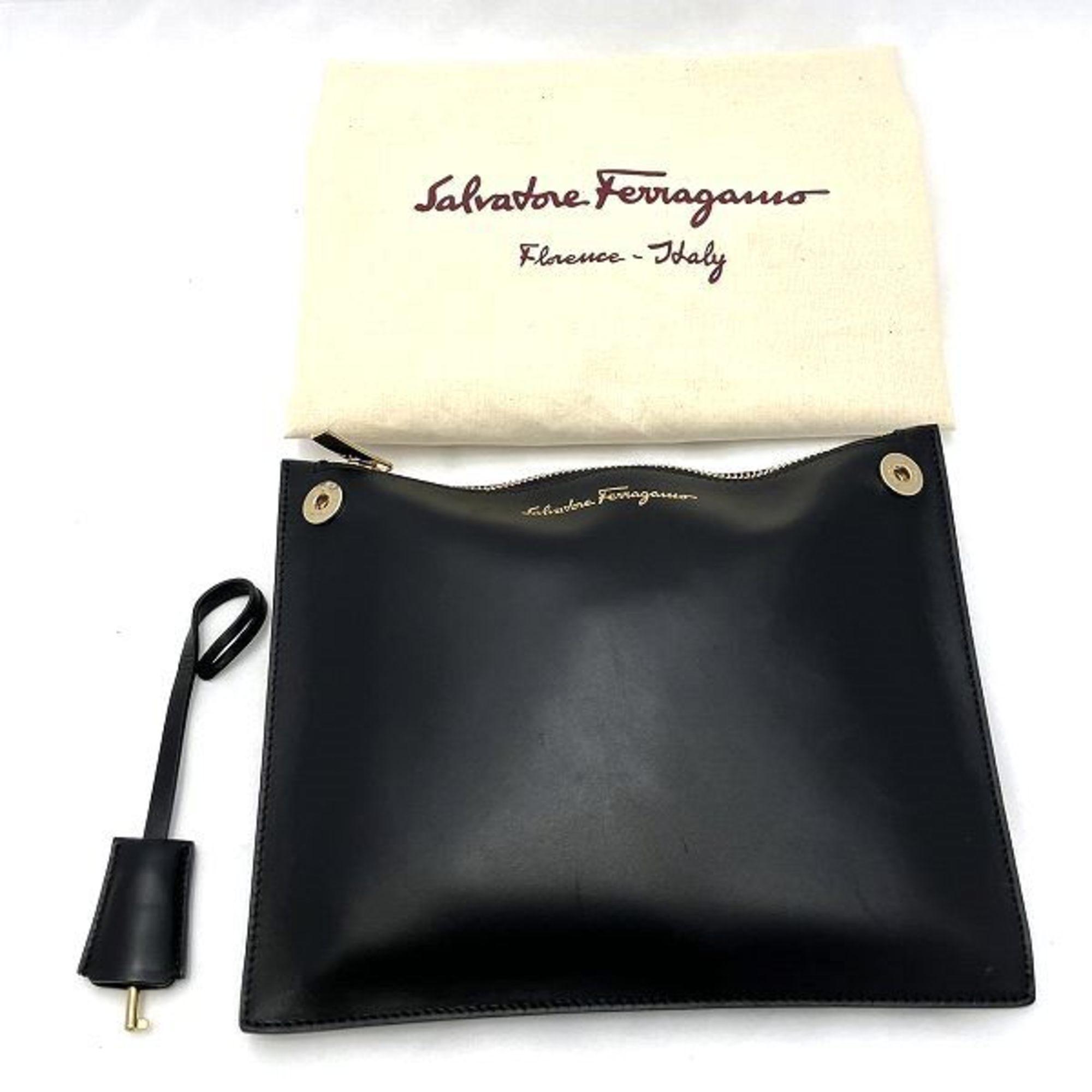 Salvatore Ferragamo Ferragamo Gancini AU21 D658 Leather Bag Handbag for Women