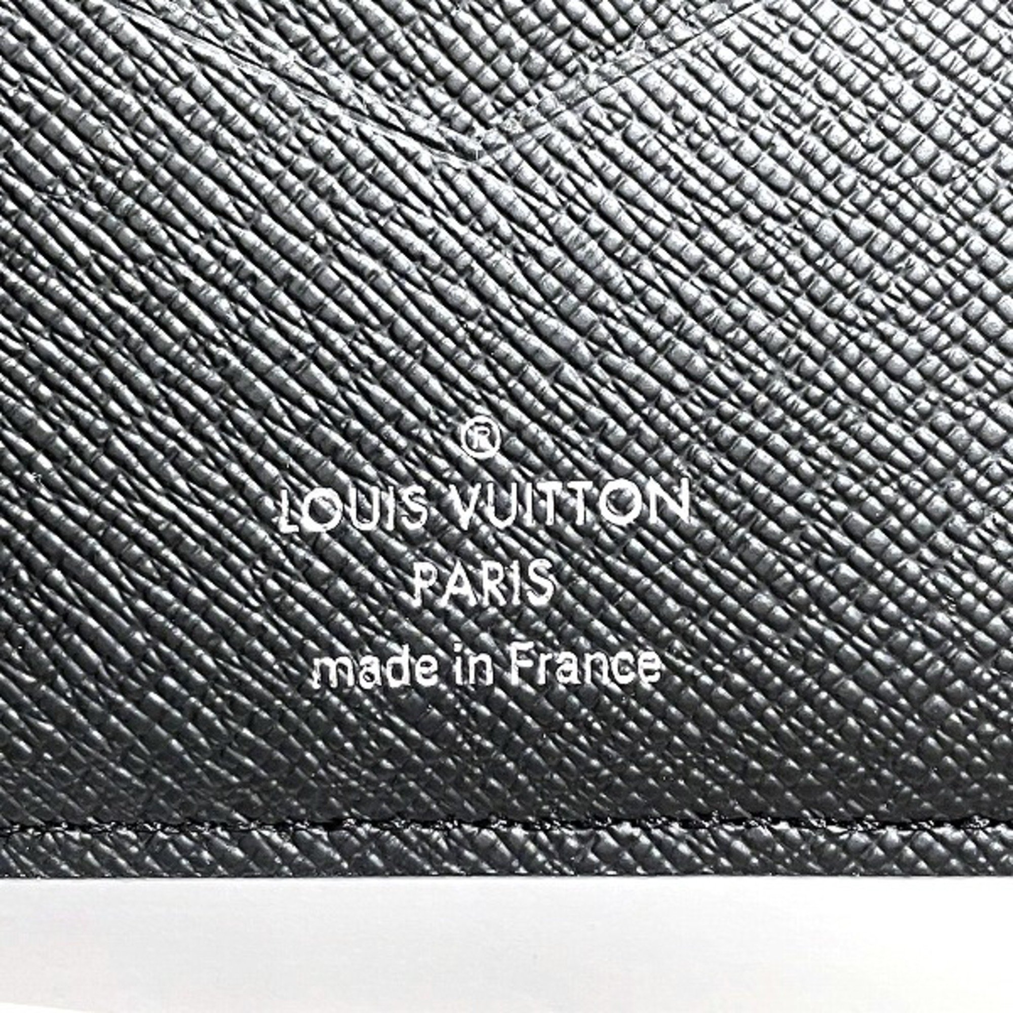 Louis Vuitton Taiga Portefeuille Pans M62978 Bi-fold Wallet with Money Clip for Men