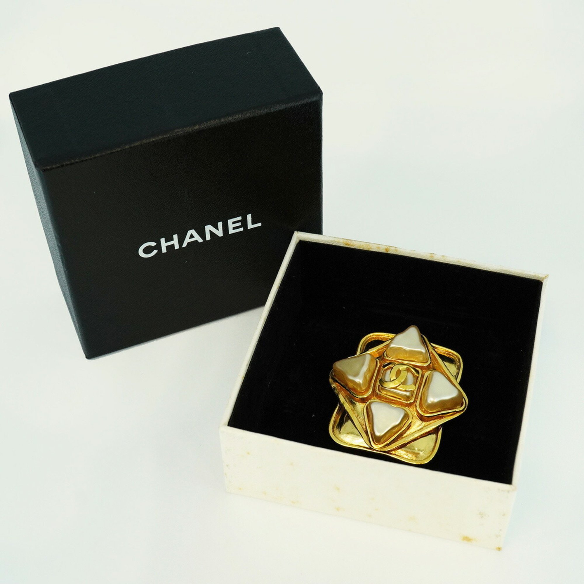 Chanel Brooch Coco Mark Square Diamond Shape Fake Pearl GP Plated Gold 95P Women's