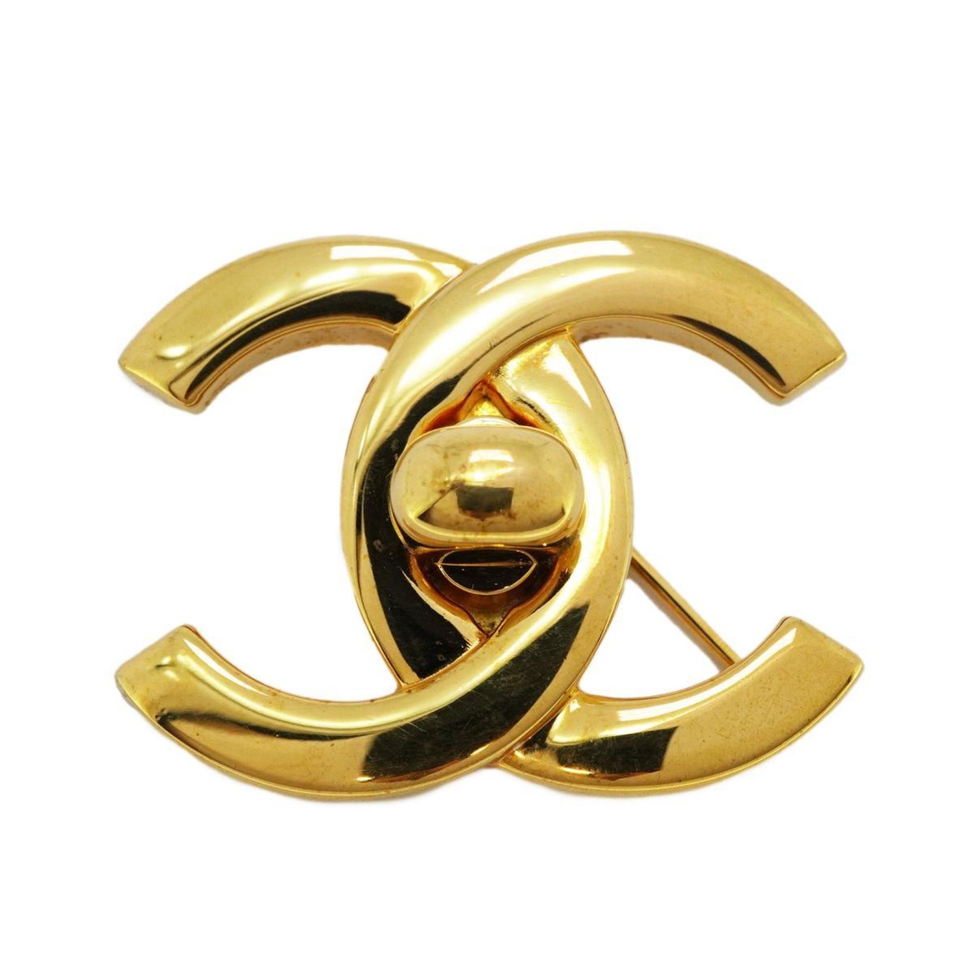 Chanel Brooch Turn Lock GP Plated Gold 96P Women's