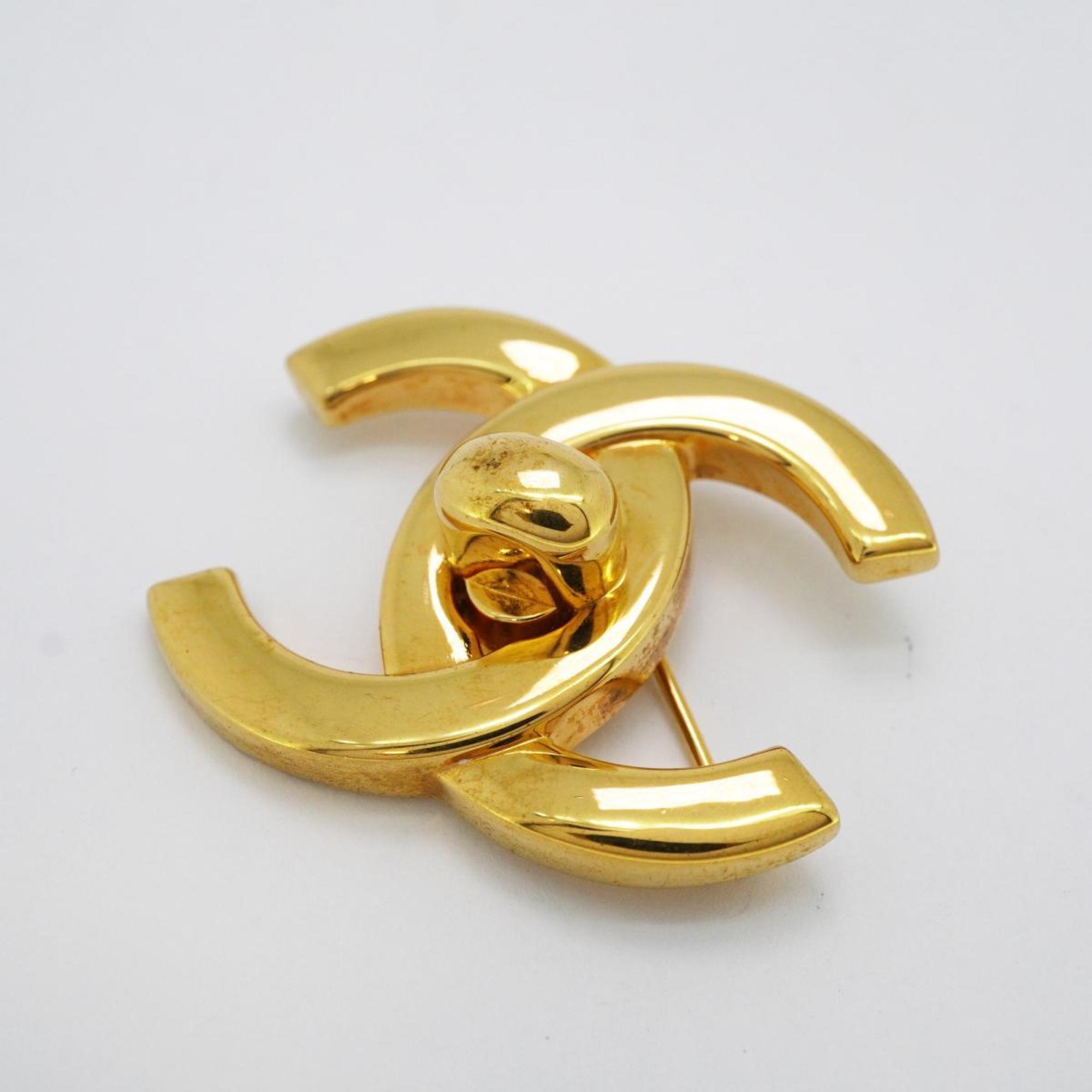 Chanel Brooch Turn Lock GP Plated Gold 96P Women's