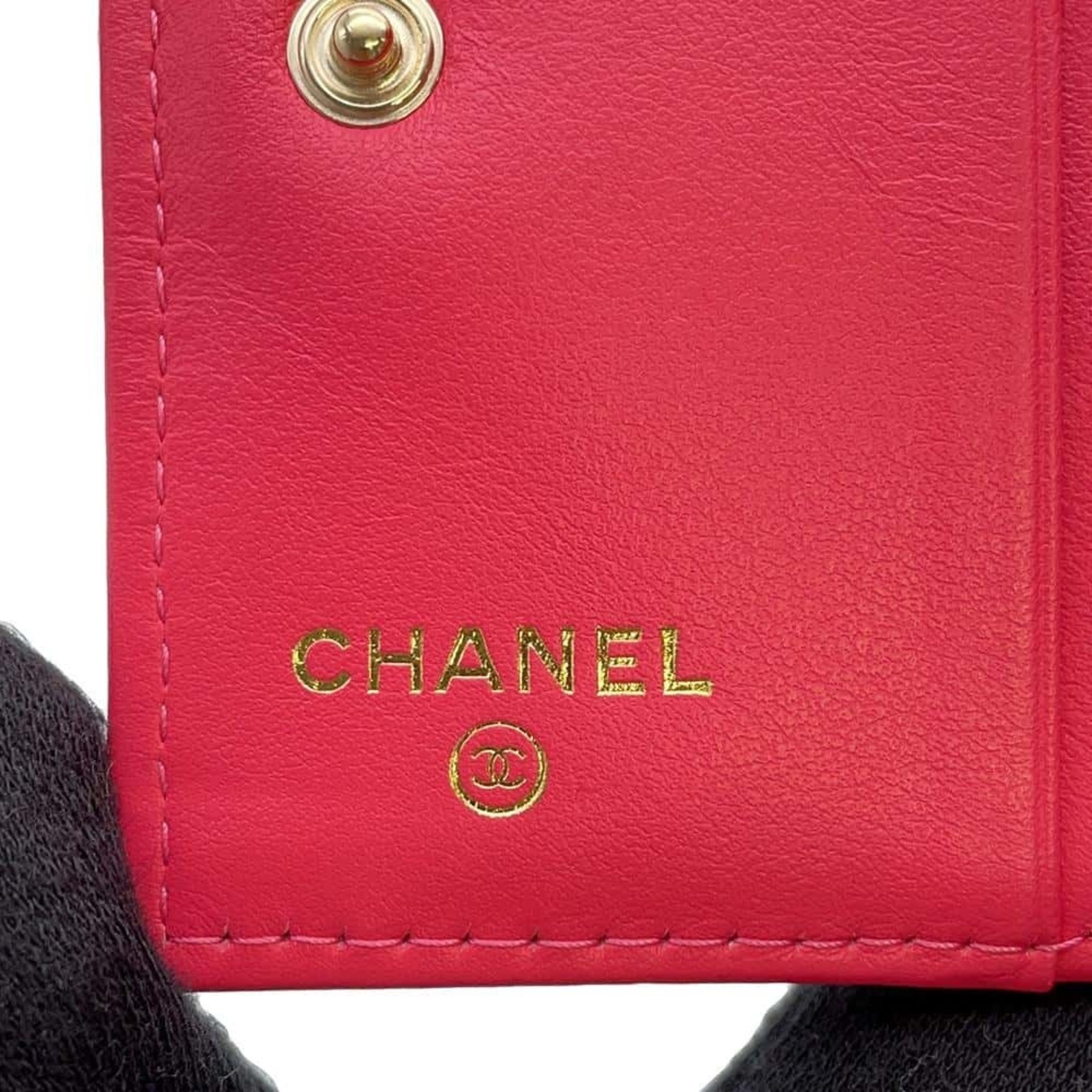 Chanel Bi-fold Wallet Matelasse Coco Mark Caviar Skin AP3185 CHANEL White