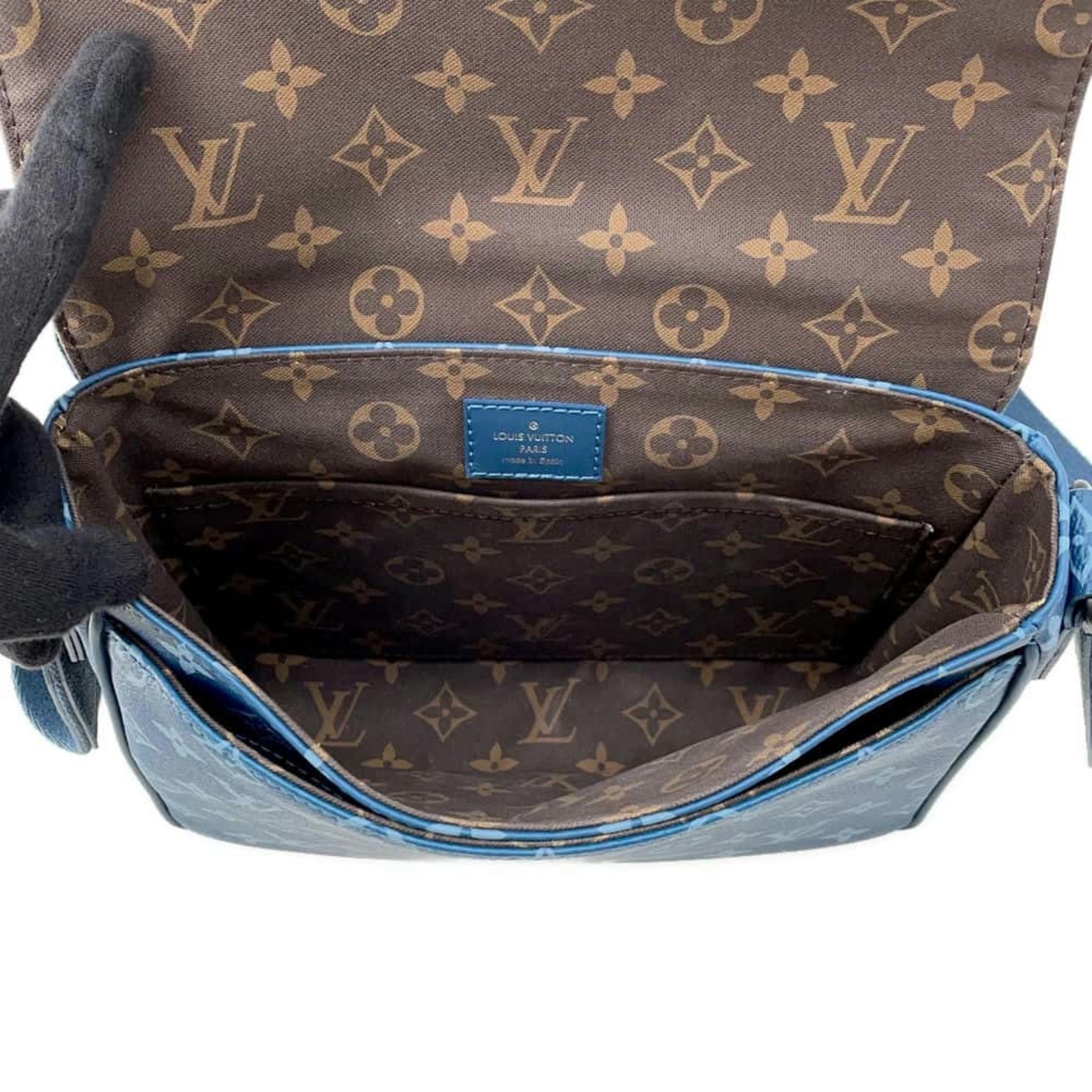 Louis Vuitton Shoulder Bag District PM NV3 M23785 LOUIS VUITTON Bags