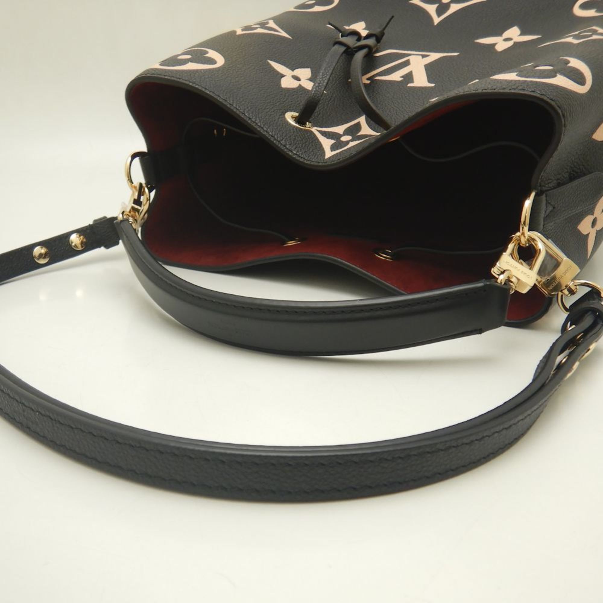 LOUIS VUITTON Louis Vuitton Bicolor Monogram Empreinte NeoNoe MM M45497 Handbag Noir Beige 252149