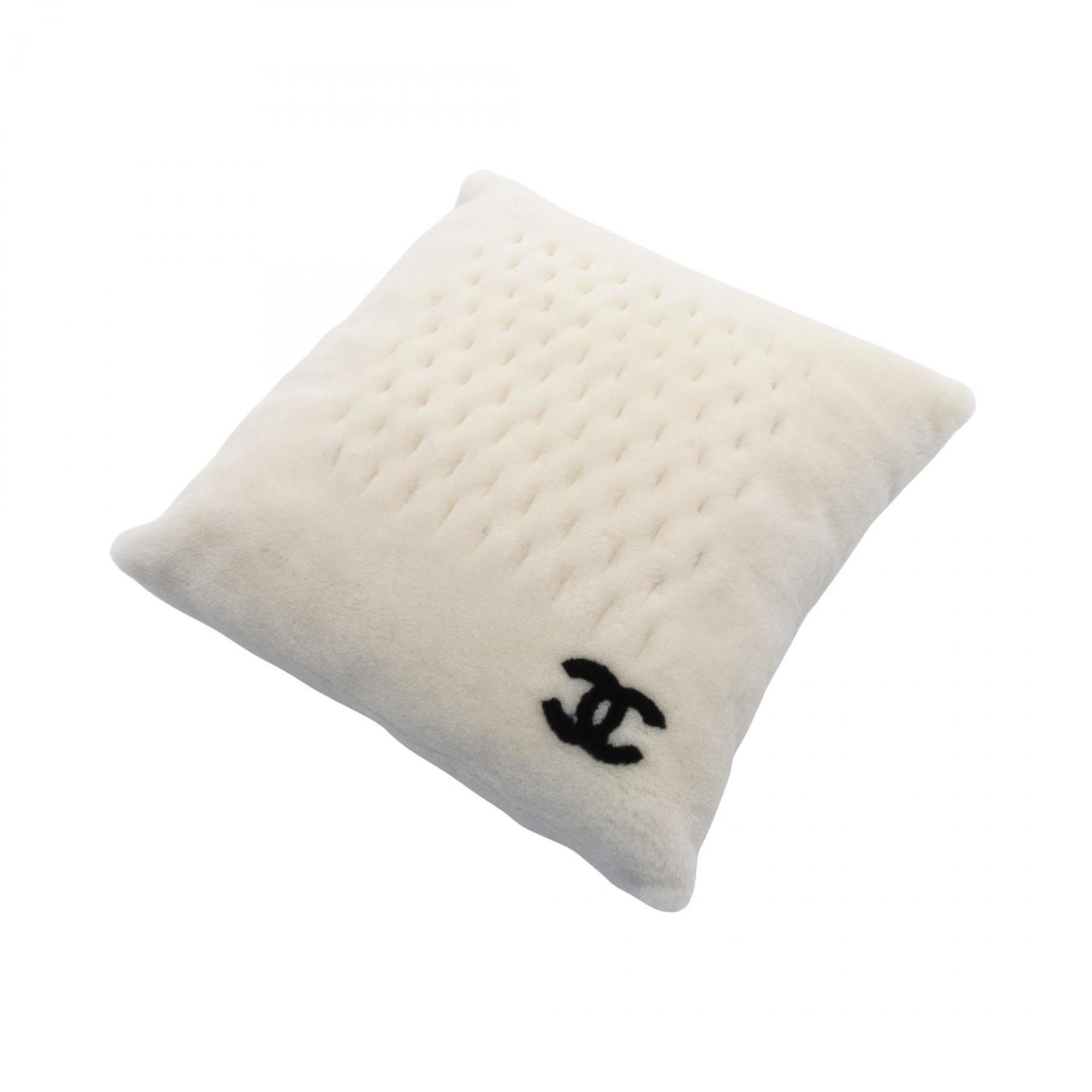 CHANEL Coco Mark Mouton Cashmere Women's White Black