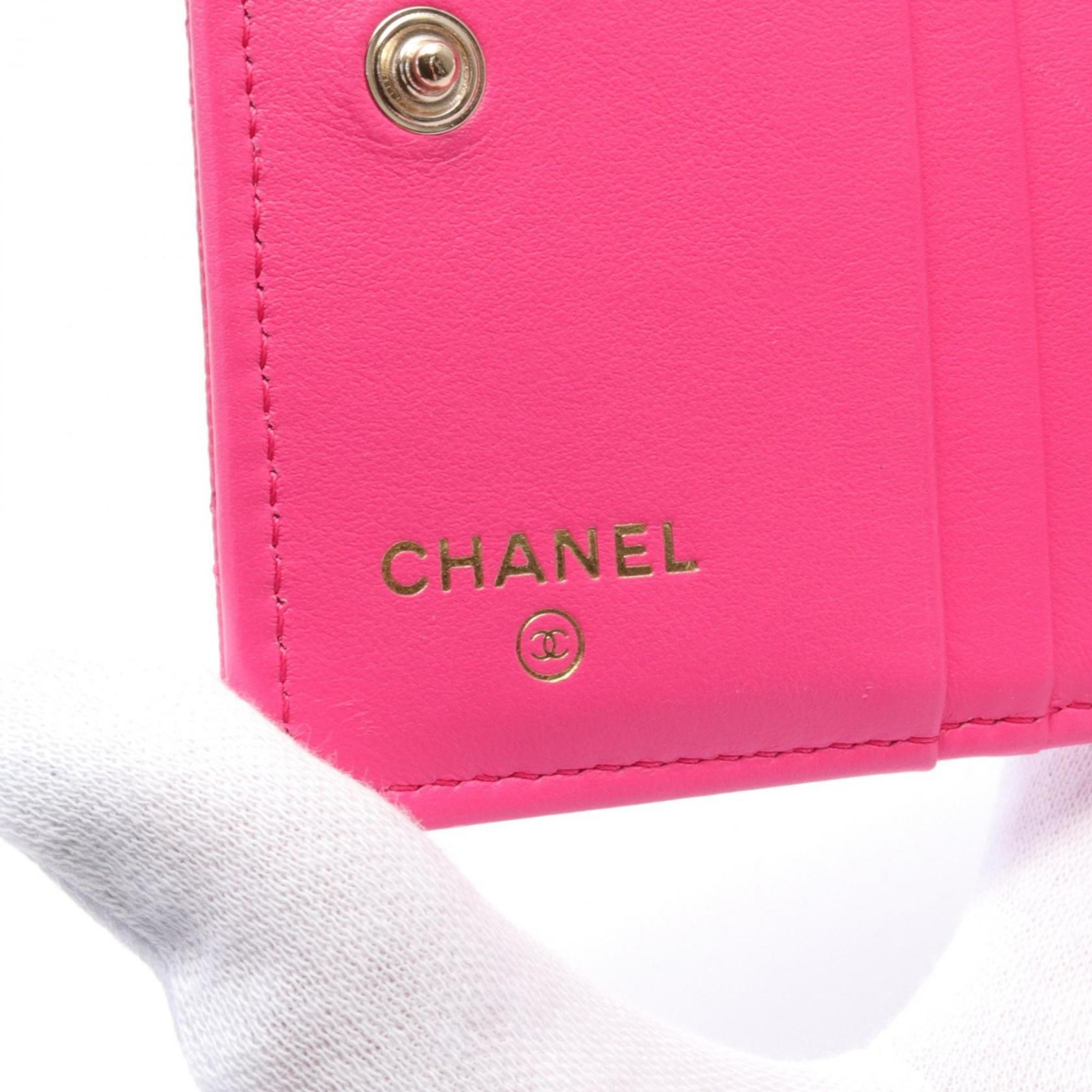 CHANEL Matelasse Classic Small Wallet Bi-fold Caviar Skin (Grained Calfskin) Women's Pink AP3178