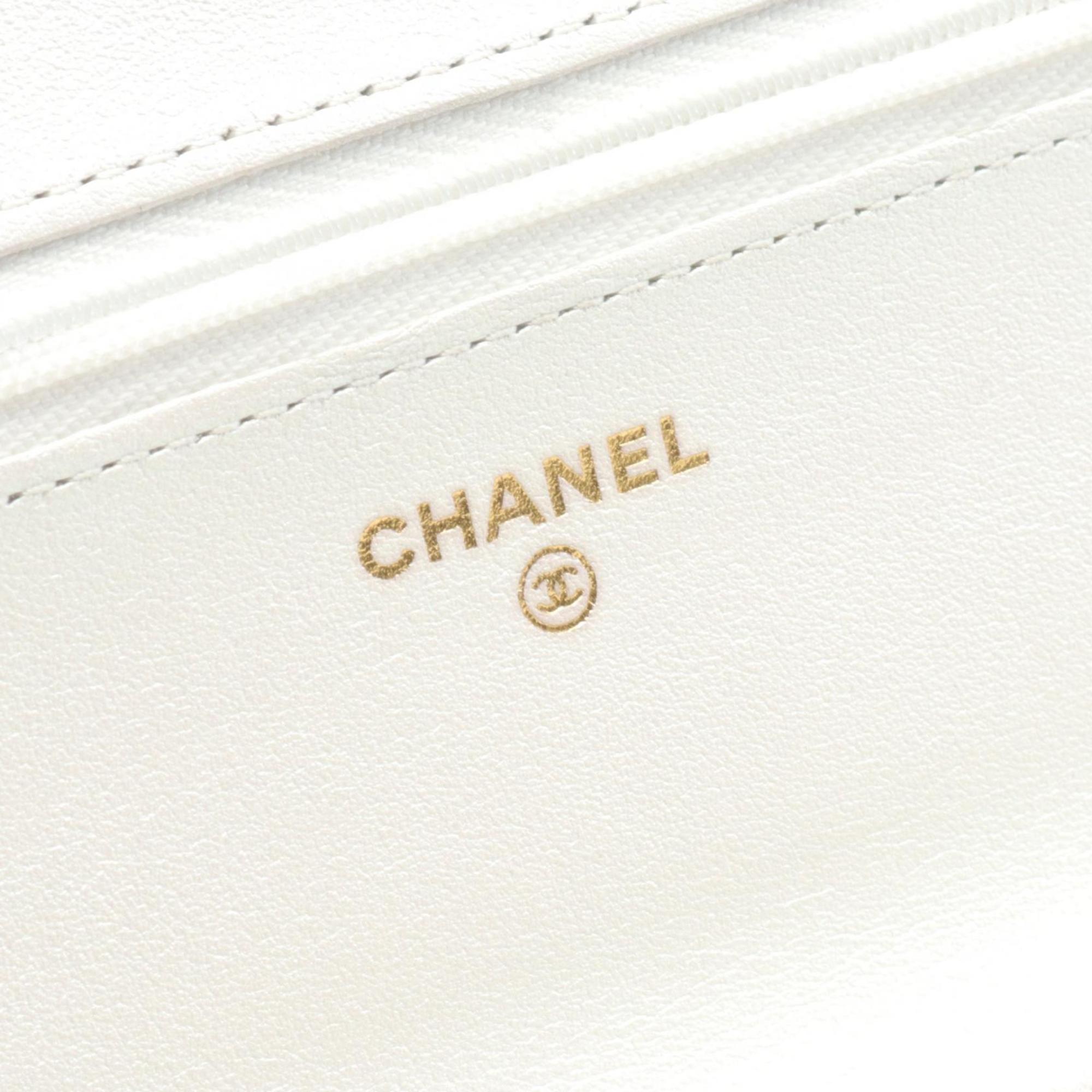 CHANEL Matelasse Shoulder Bag Leather Women's White