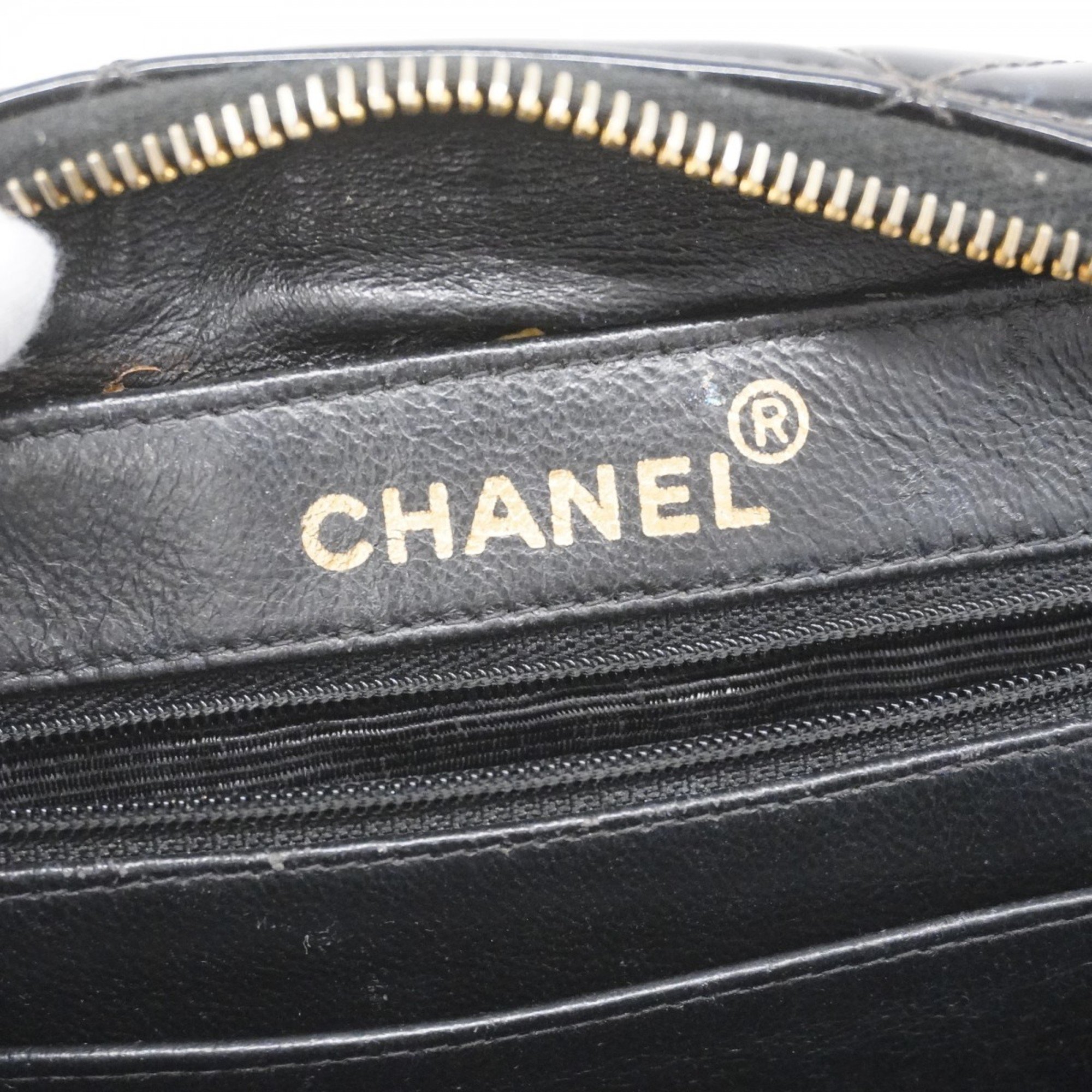 Chanel handbag, matelassé, patent leather, black, ladies