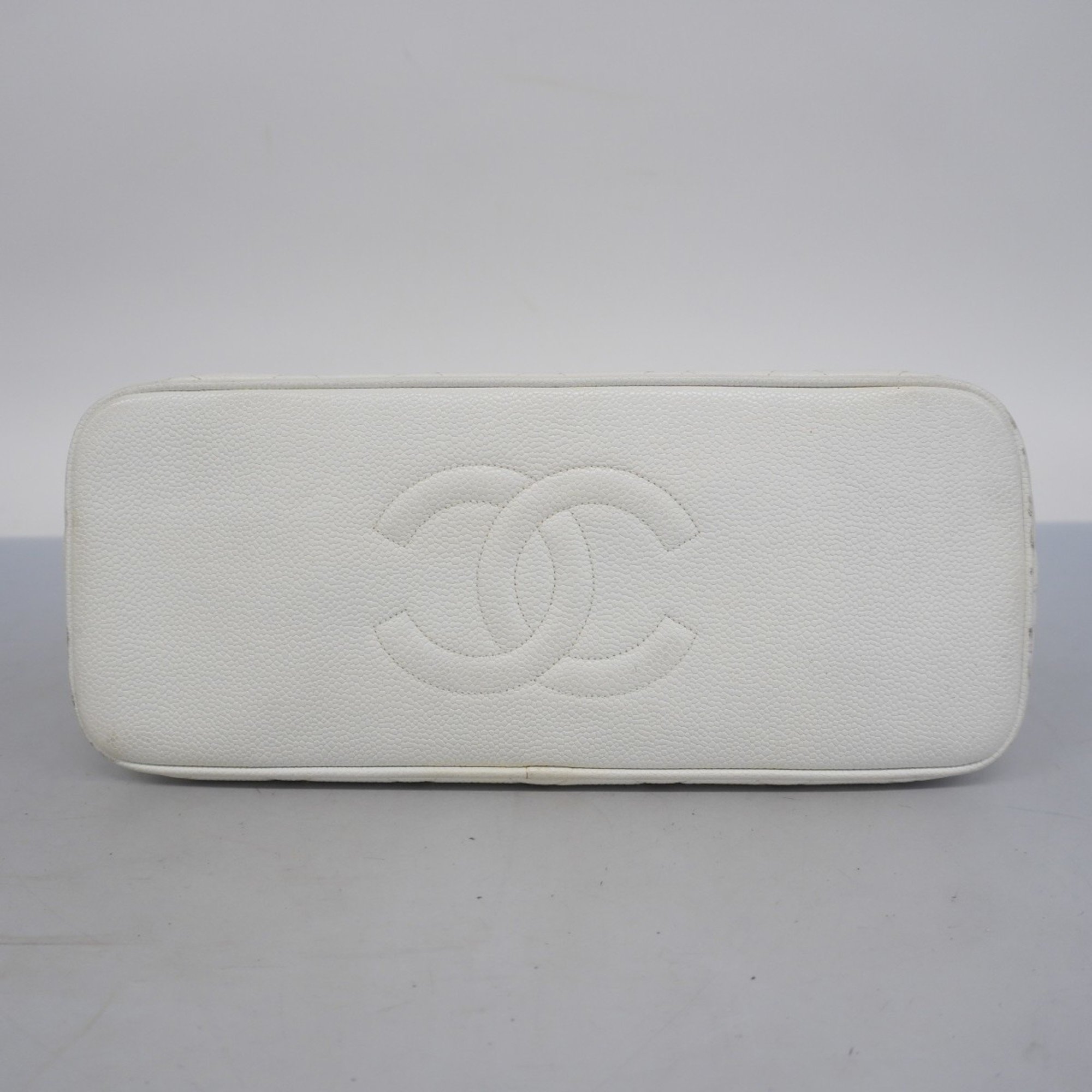 Chanel Shoulder Bag Matelasse Caviar Skin White Women's