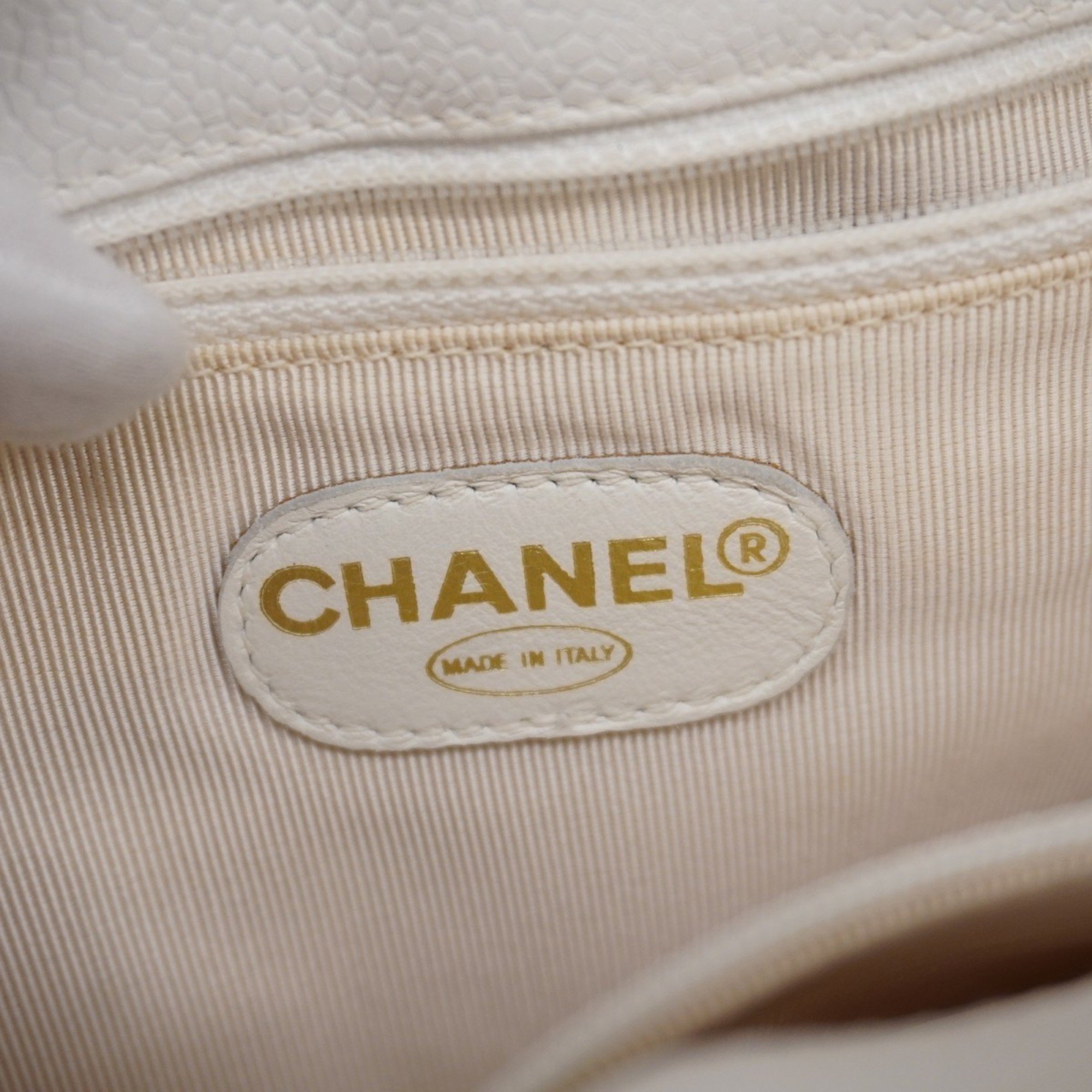 chanel shoulder bag caviar skin white ladies