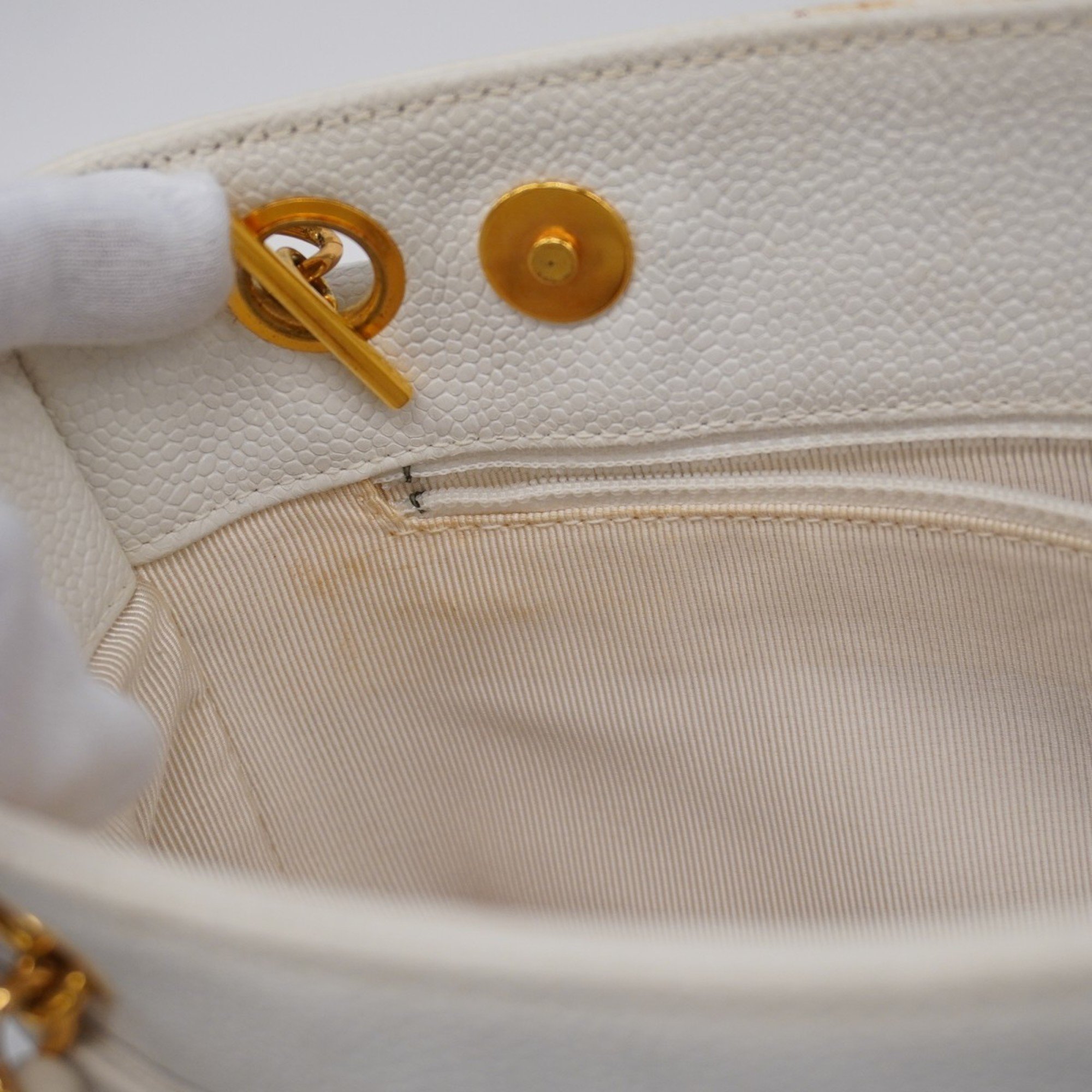 chanel shoulder bag caviar skin white ladies