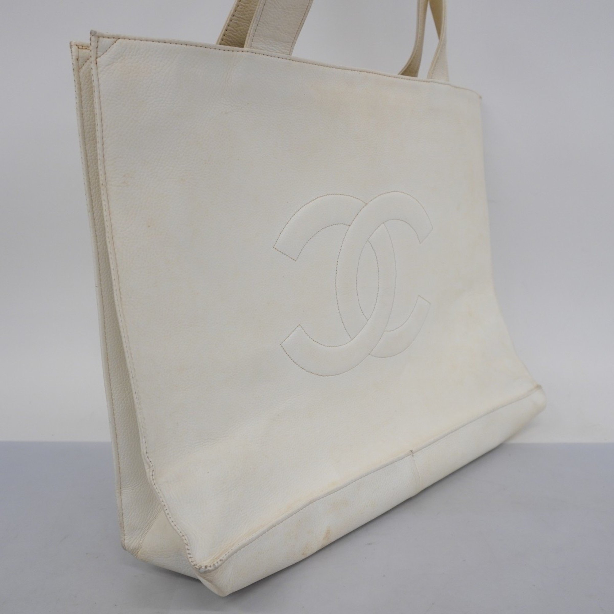 chanel tote bag caviar skin white ladies