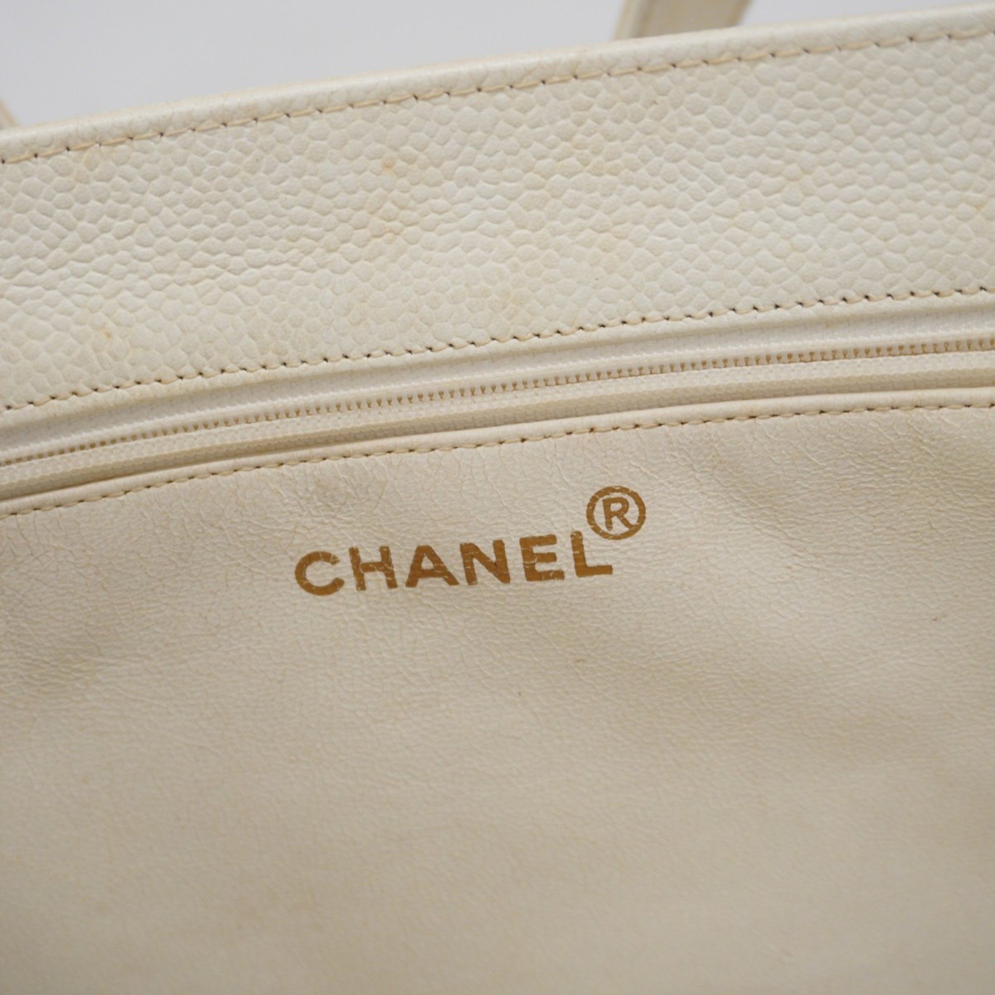 chanel tote bag caviar skin white ladies