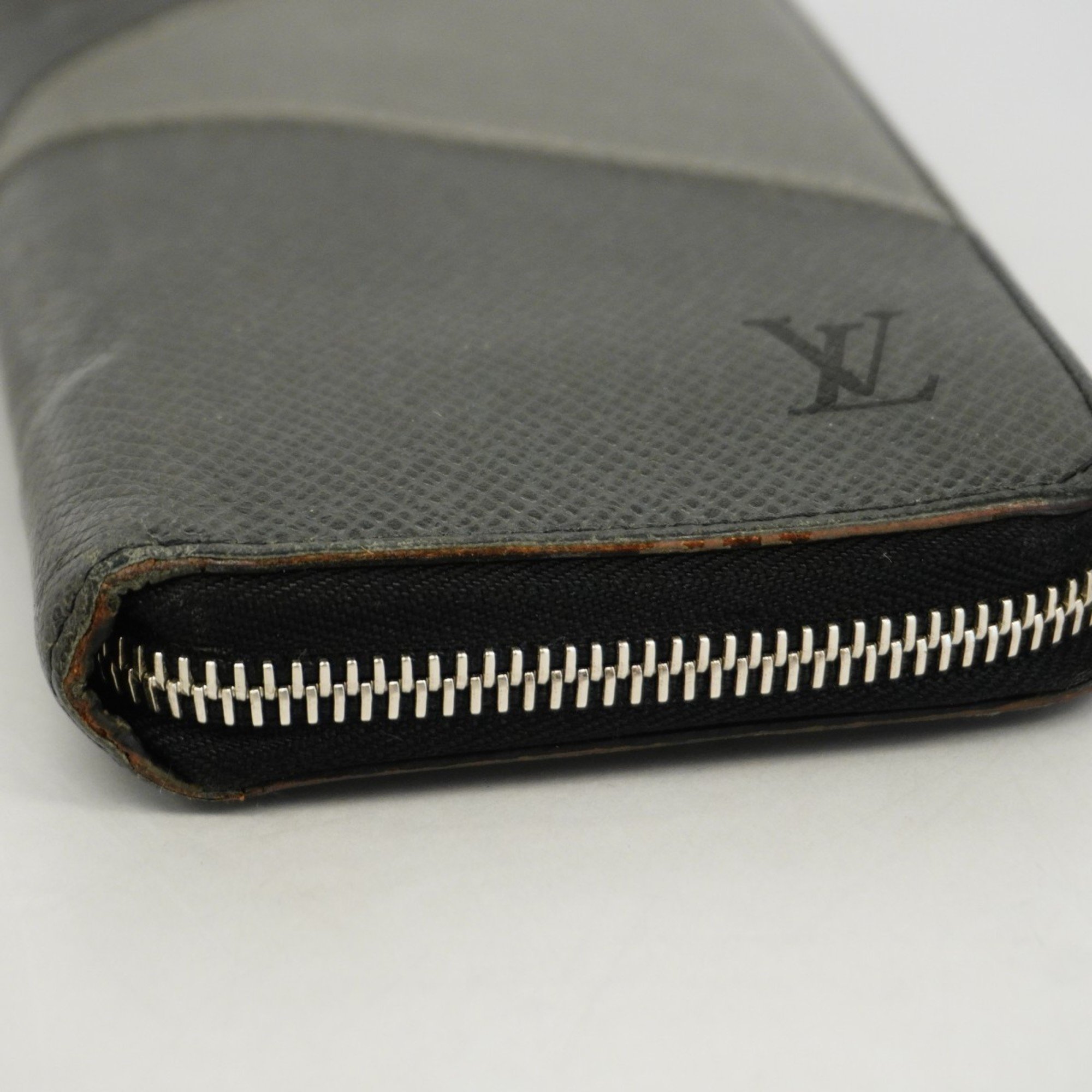 Louis Vuitton Long Wallet Taiga Zippy Vertical M30731 Gray Men's