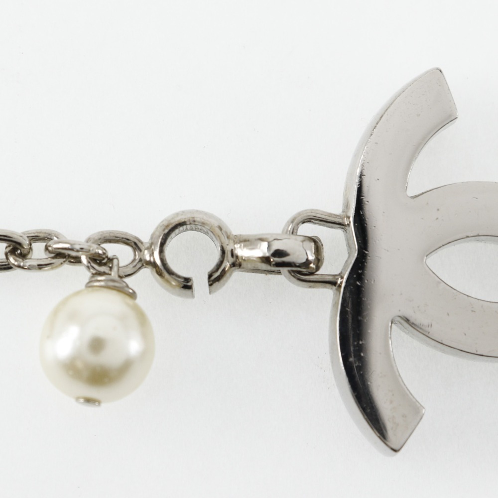 Chanel CHANEL Coco Mark Keychain Charm A17950 x Fake Pearl 2002 Silver 02C COCO Women's