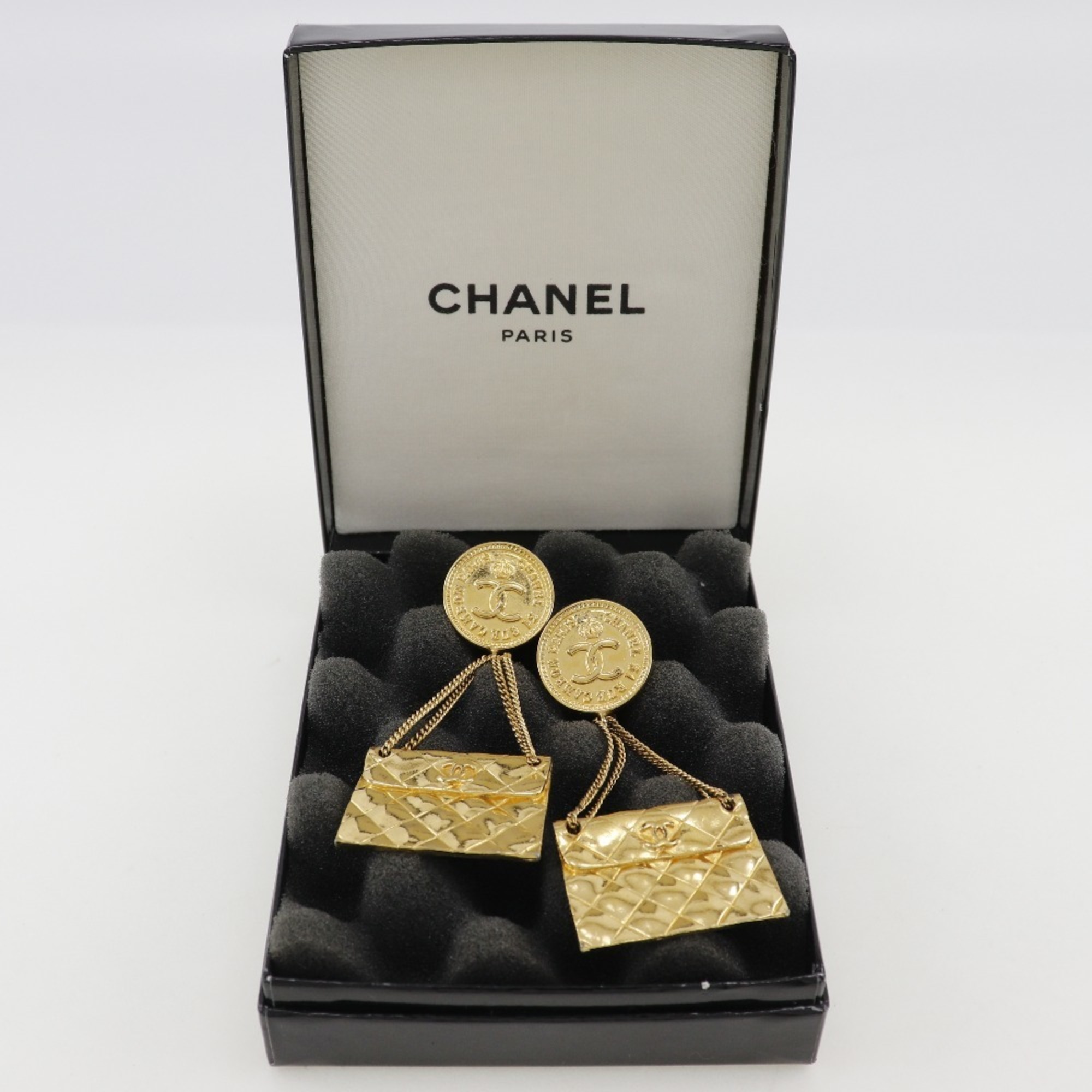 Chanel CHANEL Coco Mark Earrings Matelasse Motif Gold Plated 1991 26 Approx. 39.0g COCO Women's