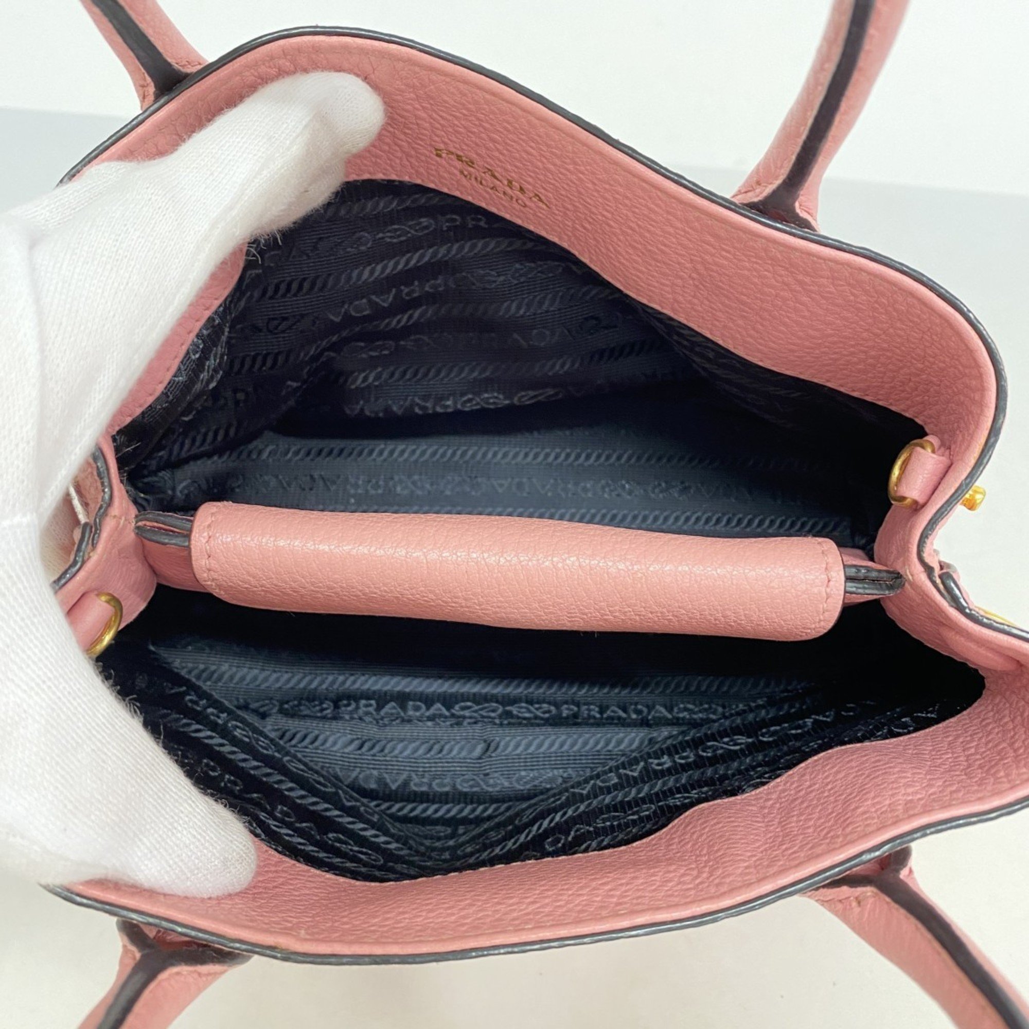 Prada handbag leather pink ladies