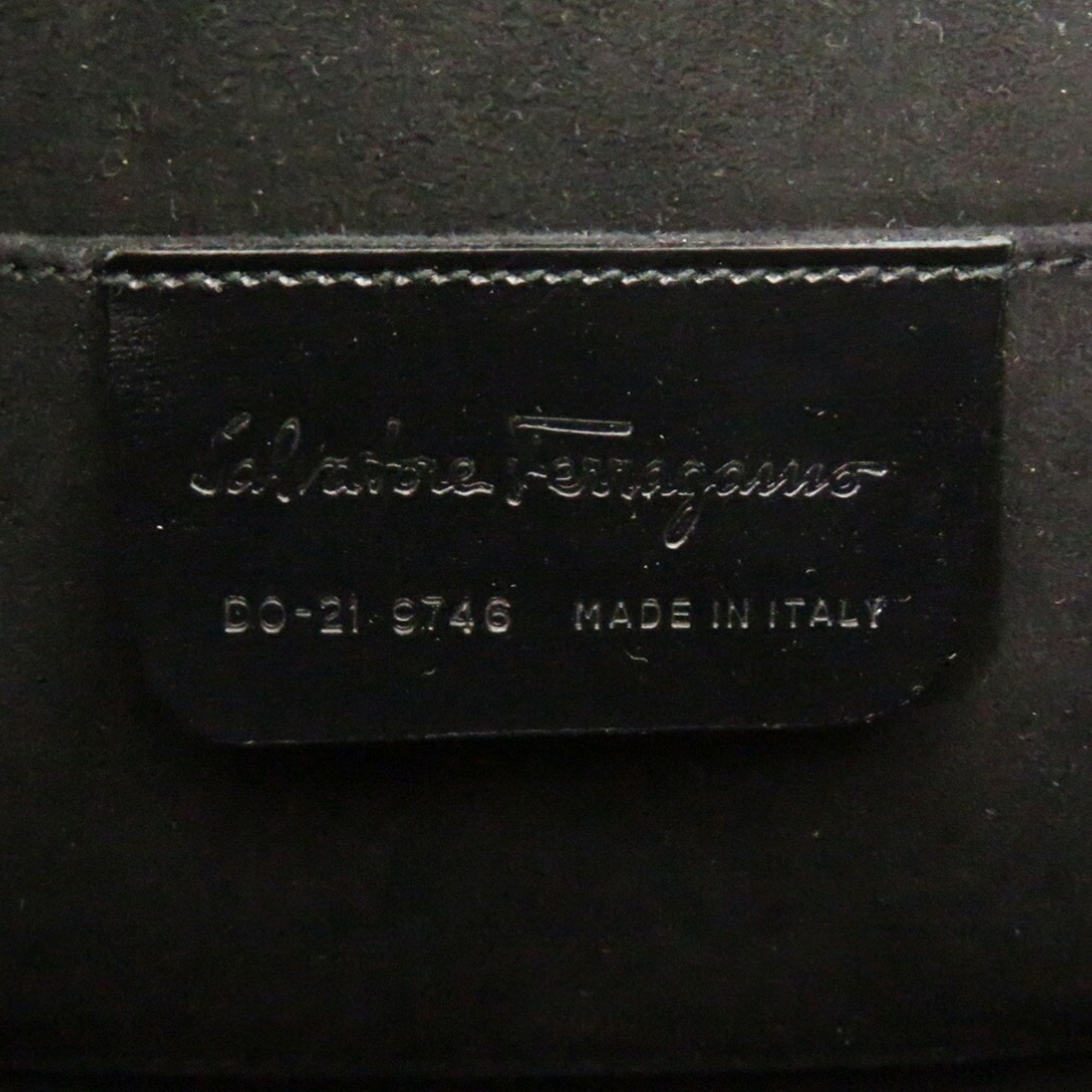 Salvatore Ferragamo Gancini DO-21 9746 Carbon Black Handbag 1537Salvatore