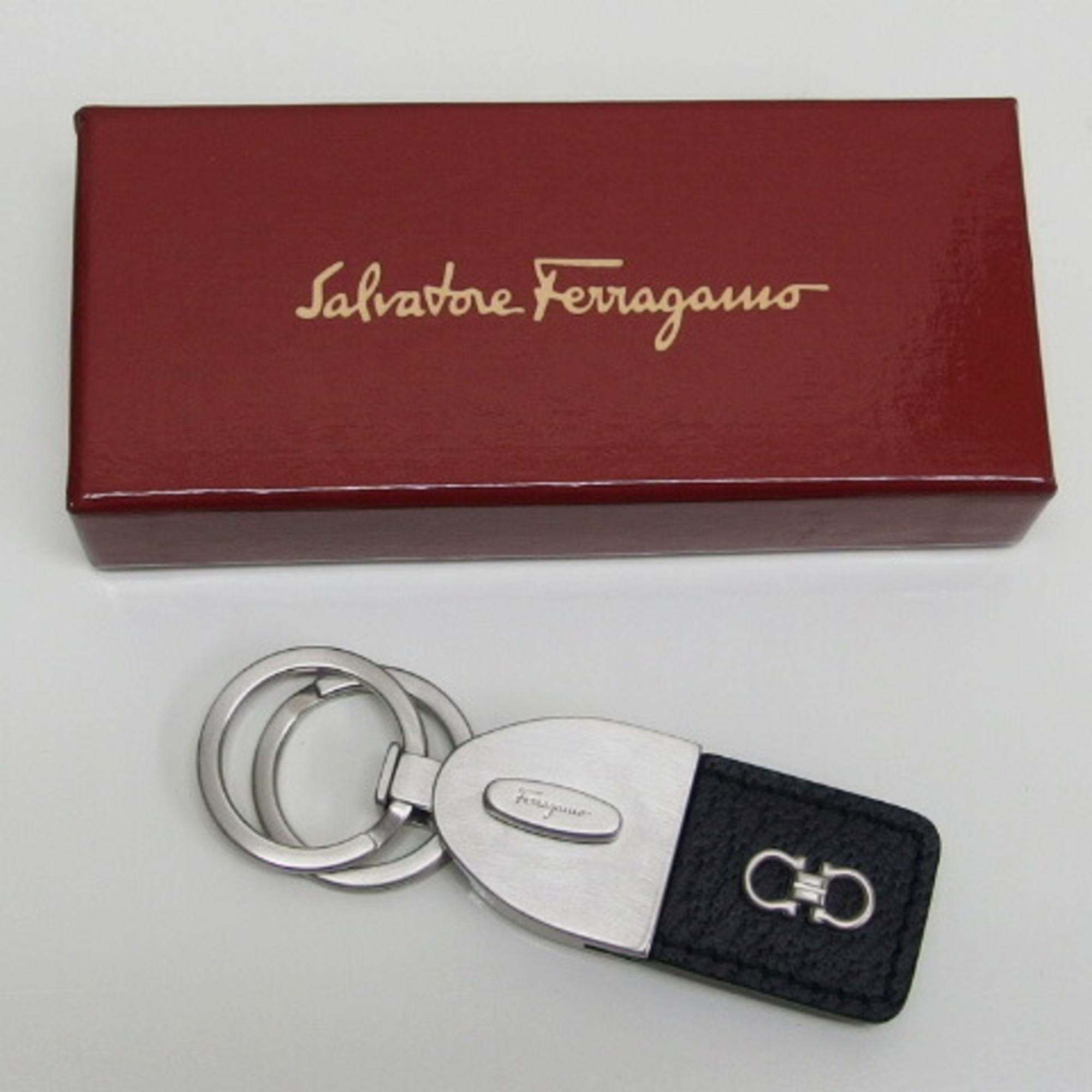 Salvatore Ferragamo Gancini double key ring tag motif