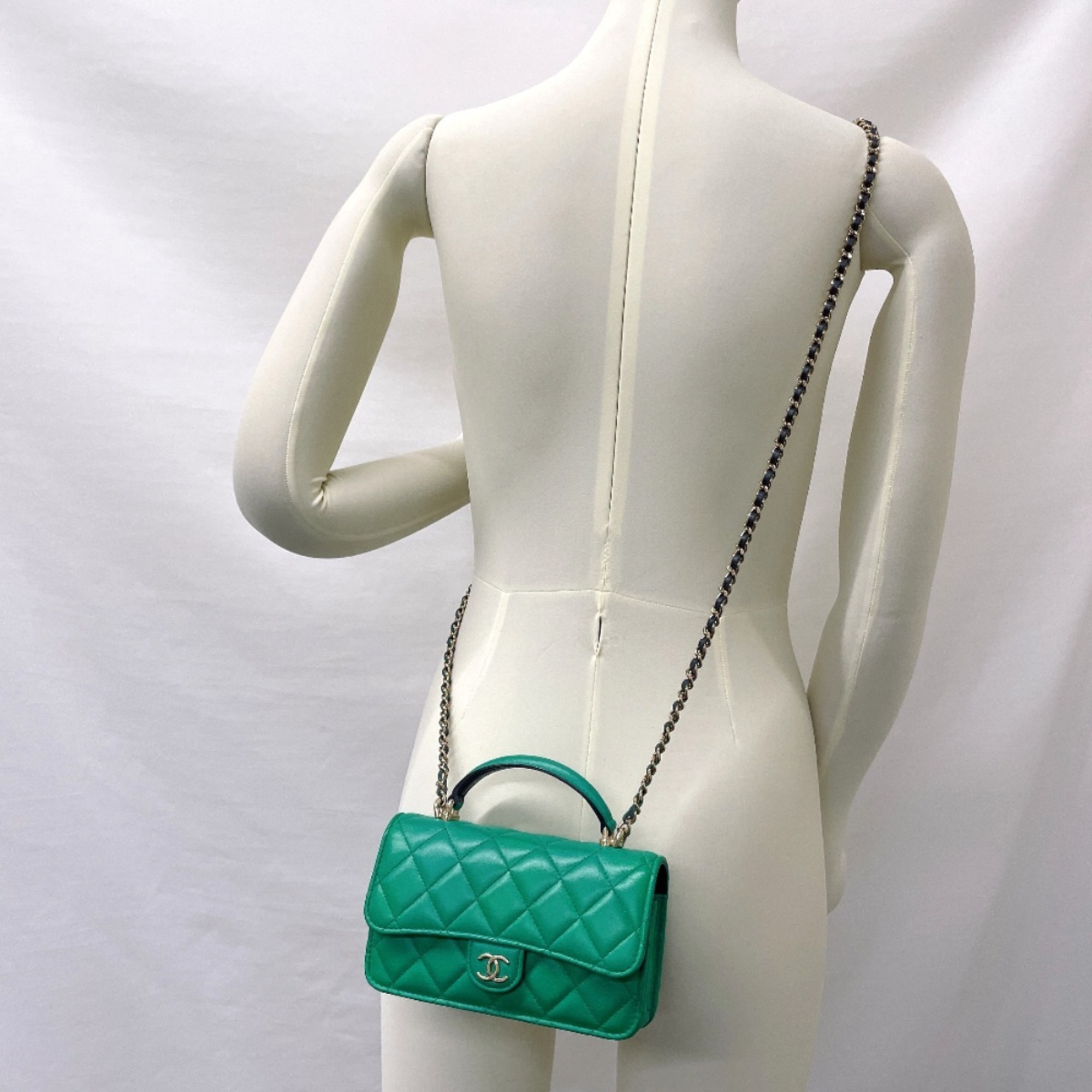 CHANEL Chanel Matelasse Flap Phone Case AP3226 Shoulder Bag Lambskin Green Women's