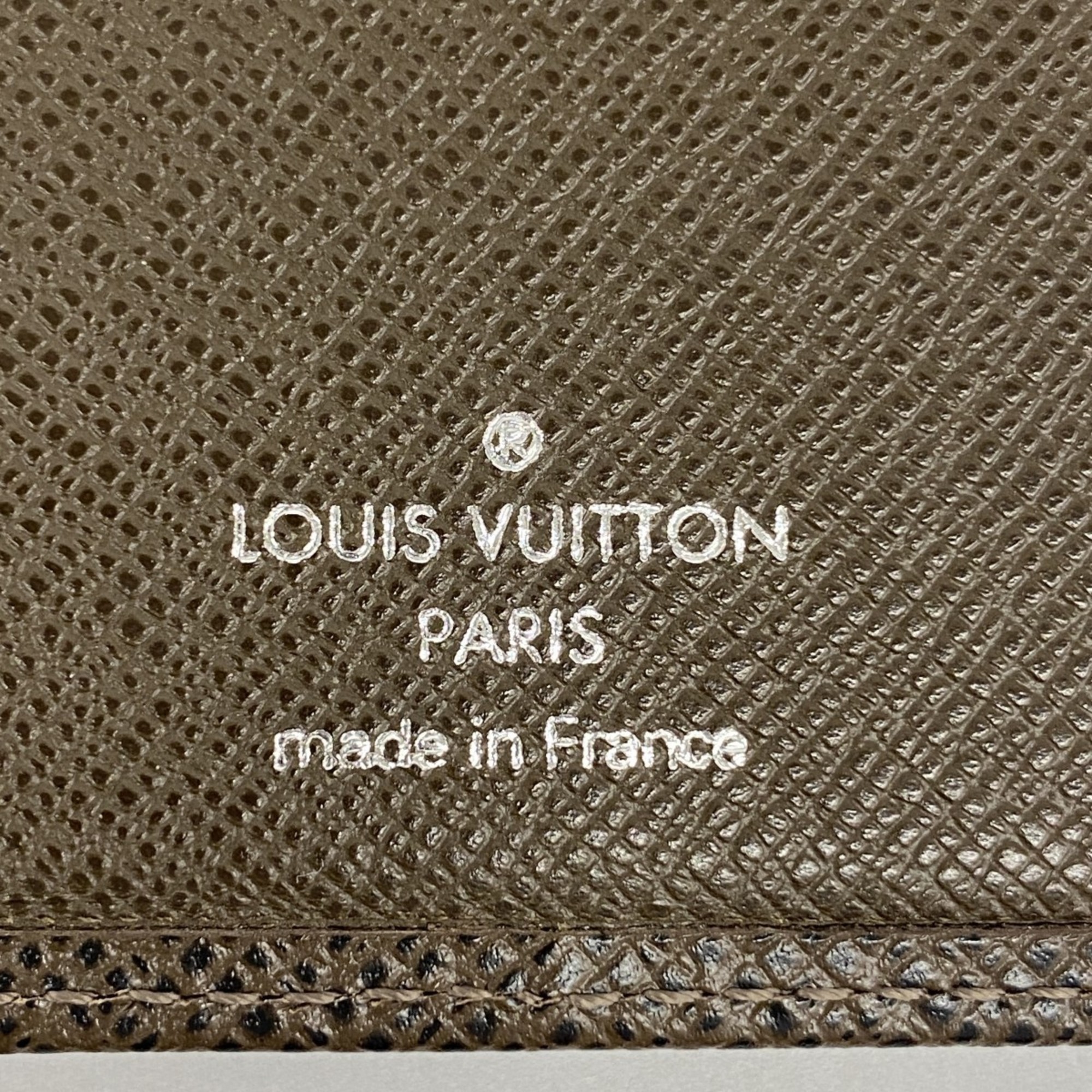 Louis Vuitton Long Wallet Taiga Porte Carte Credit Yen M31008 Grizzly Men's