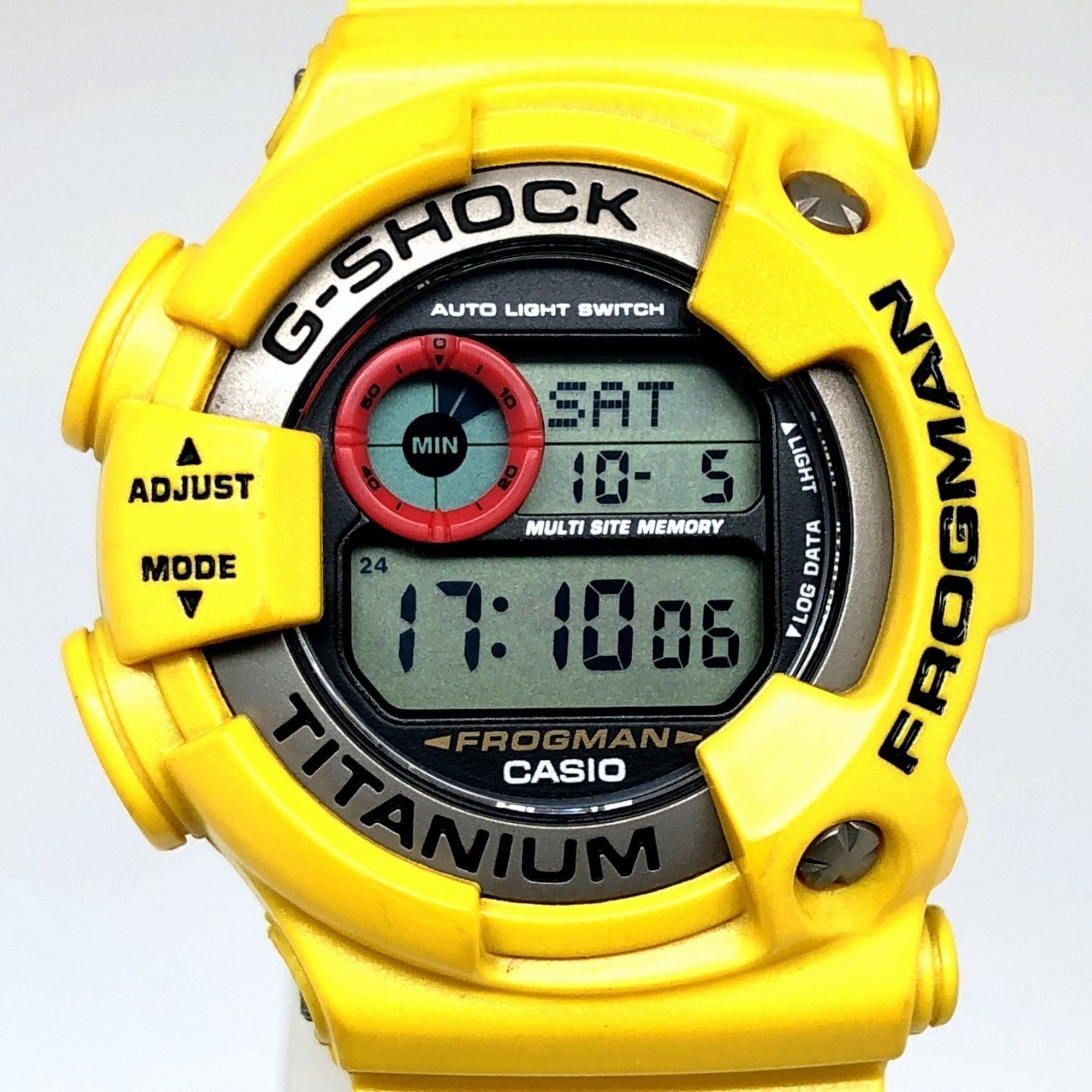 G-SHOCK CASIO Watch DW-9900GF-9 FROGMAN 3rd generation small Frogman Yellow metallic paint Titanium case Red eyes Diving frog EL Released in March 2001 Mikunigaoka store