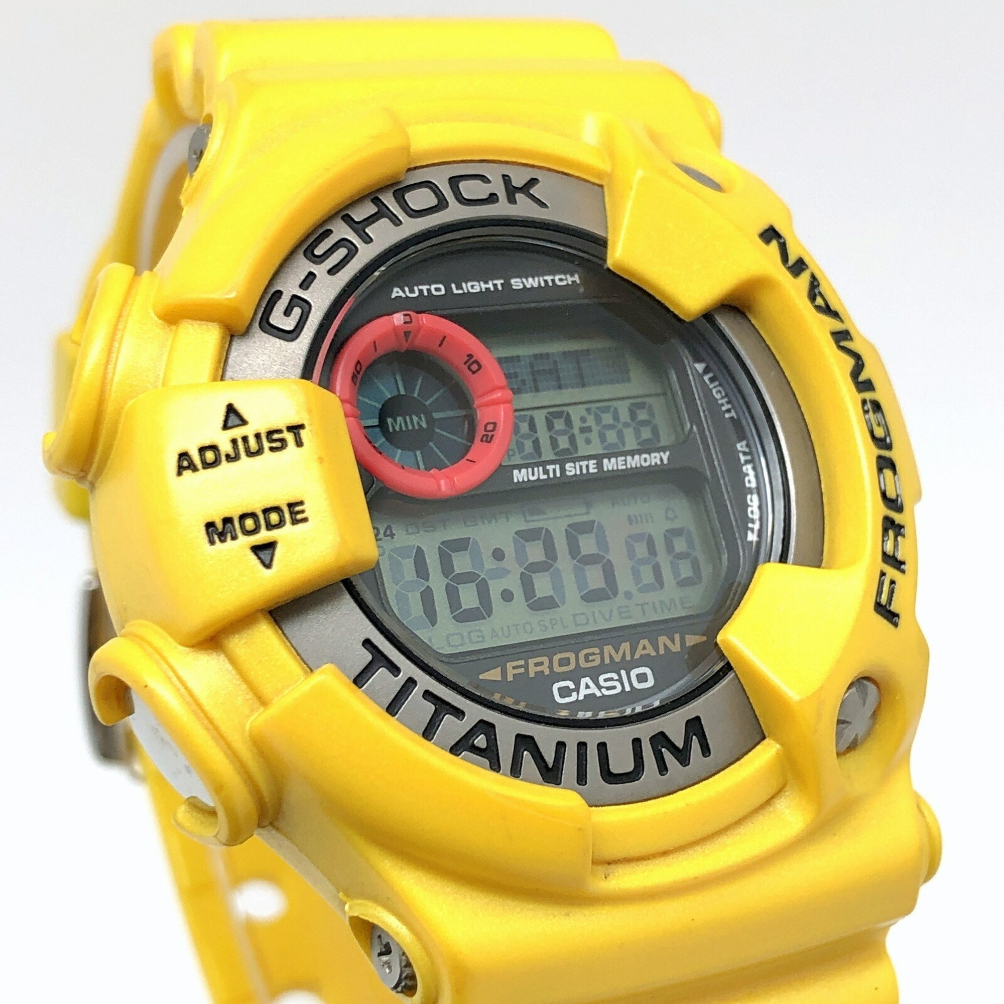 G-SHOCK CASIO Watch DW-9900GF-9 FROGMAN 3rd generation small Frogman Yellow metallic paint Titanium case Red eyes Diving frog EL Released in March 2001 Mikunigaoka store