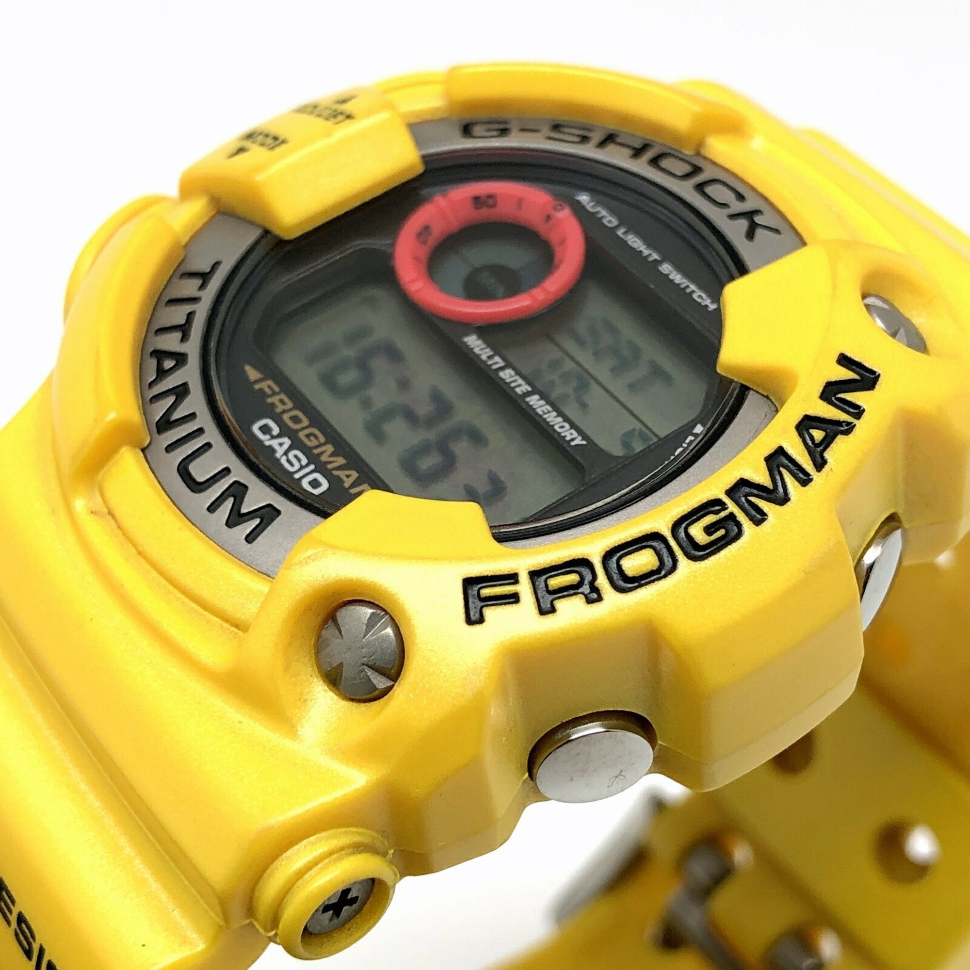 G-SHOCK CASIO Watch DW-9900GF-9 FROGMAN 3rd generation small Frogman Yellow metallic paint Titanium case Red eyes Diving frog EL Released in March 2001 Mikunigaoka store