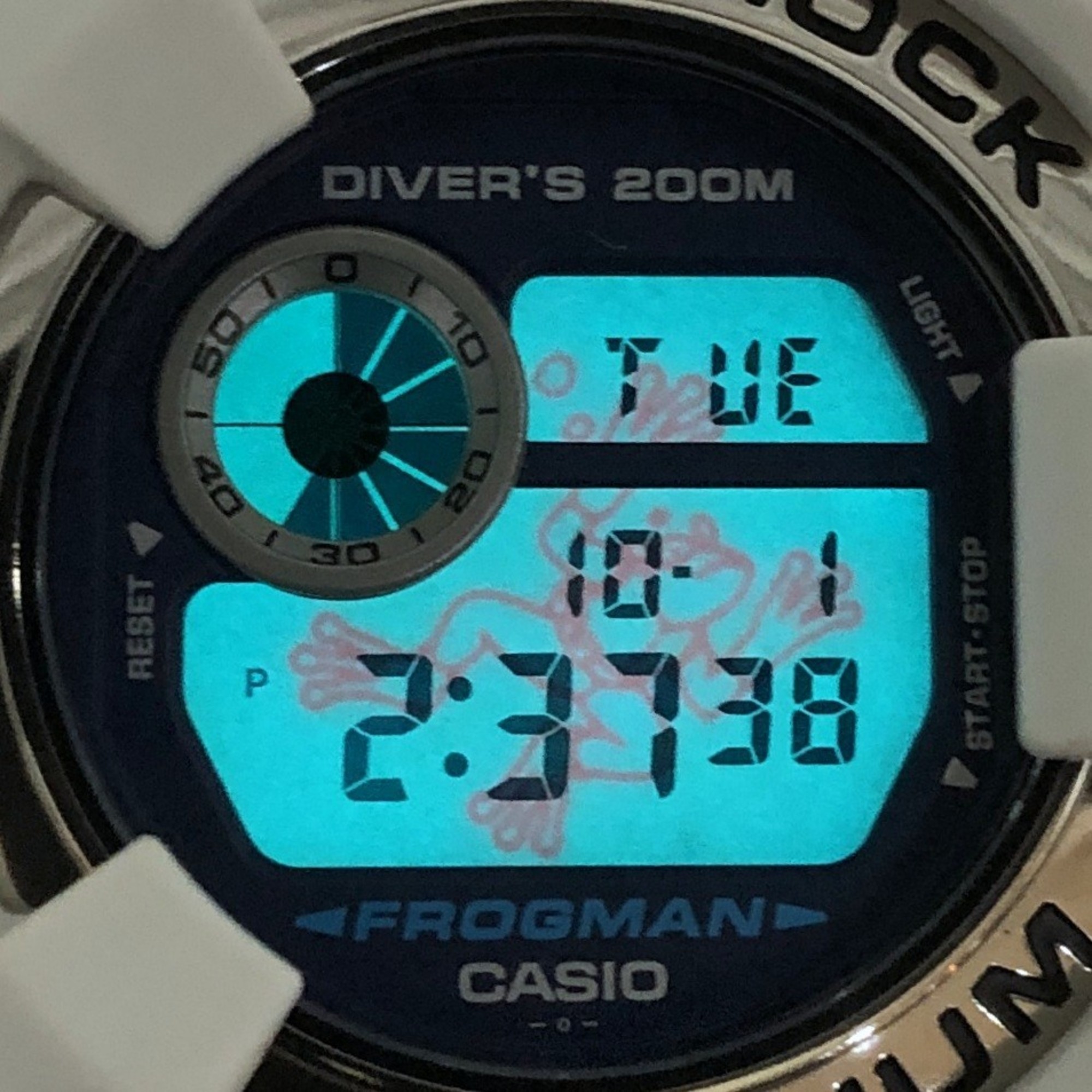 G-SHOCK CASIO Watch DW-8200LG-8 FROGMAN Men in White Gray Frogman Frog Diving EL Released May 2000 Mikunigaoka Store