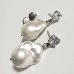 BOTTEGA VENETA Women's Drop Earrings, Pearl, Silver