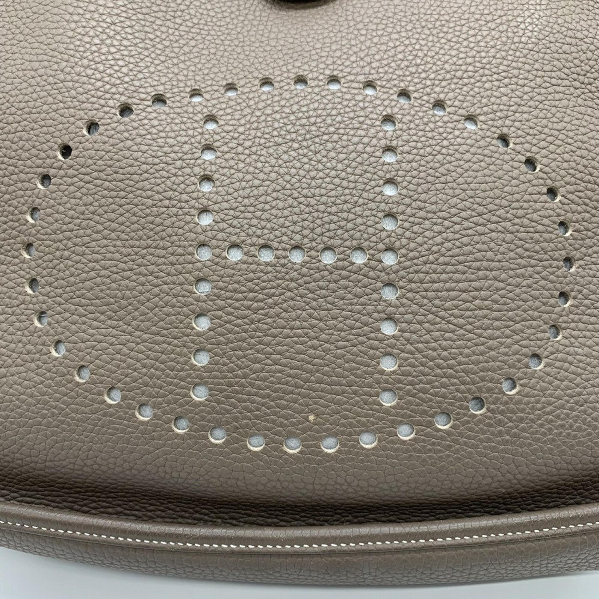 HERMES Evelyn 3 PM shoulder bag, sophisticated, Taurillon Clemence, Etoupe, Greige, for women