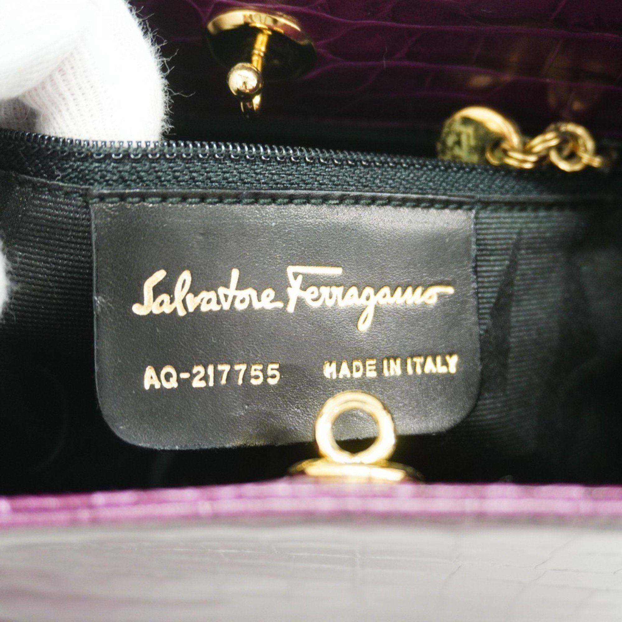 Salvatore Ferragamo Vara Leather Purple Handbag for Women