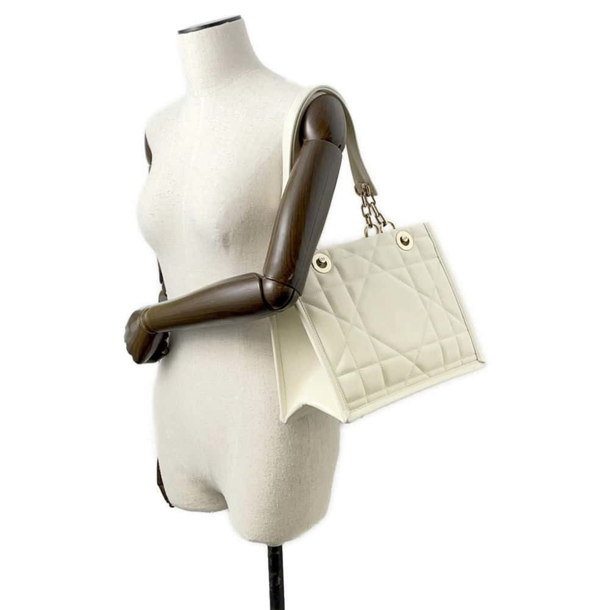 Christian Dior Tote Bag Essential Archi Cannage White