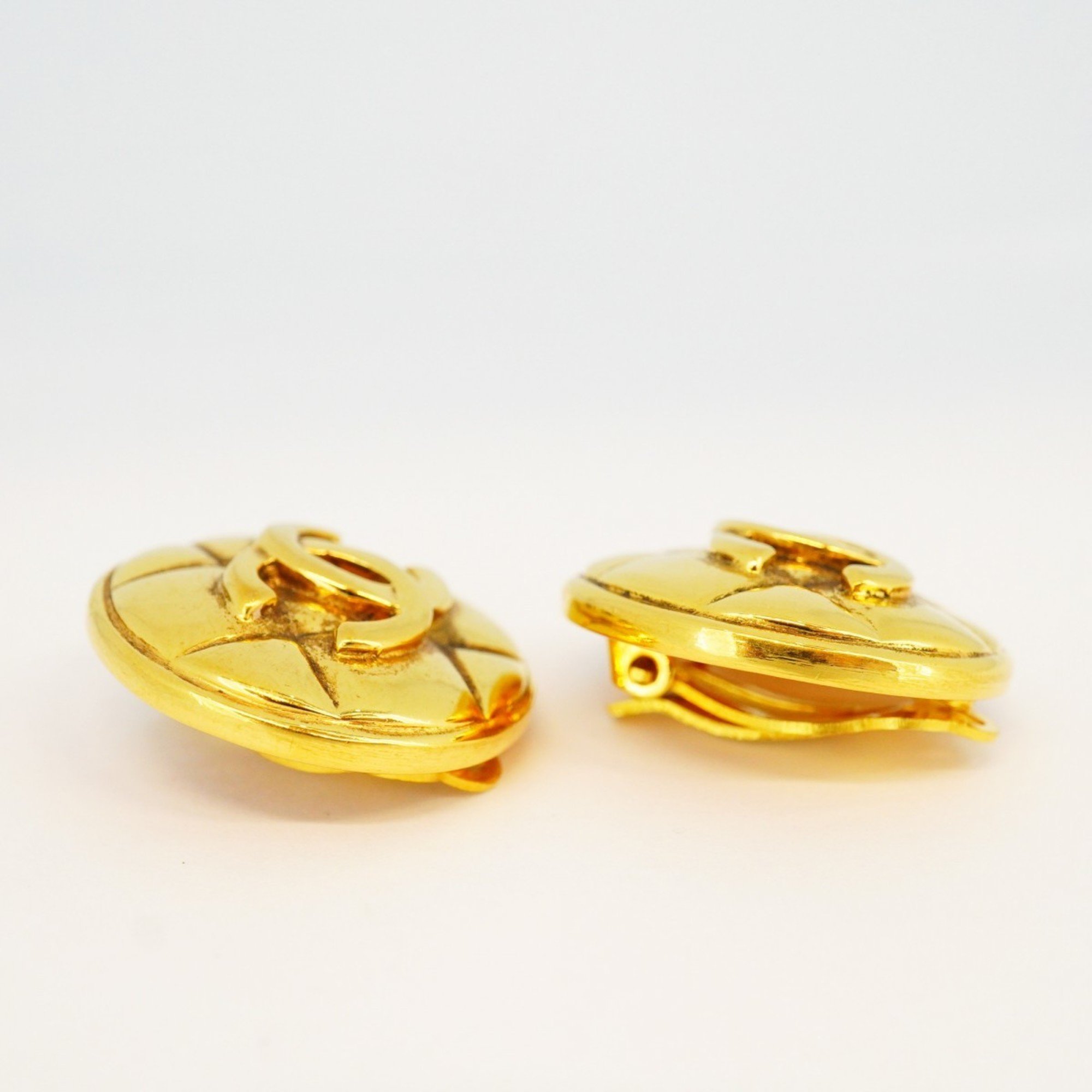 Chanel Earrings Coco Mark Matelasse Circle GP Plated Gold Ladies