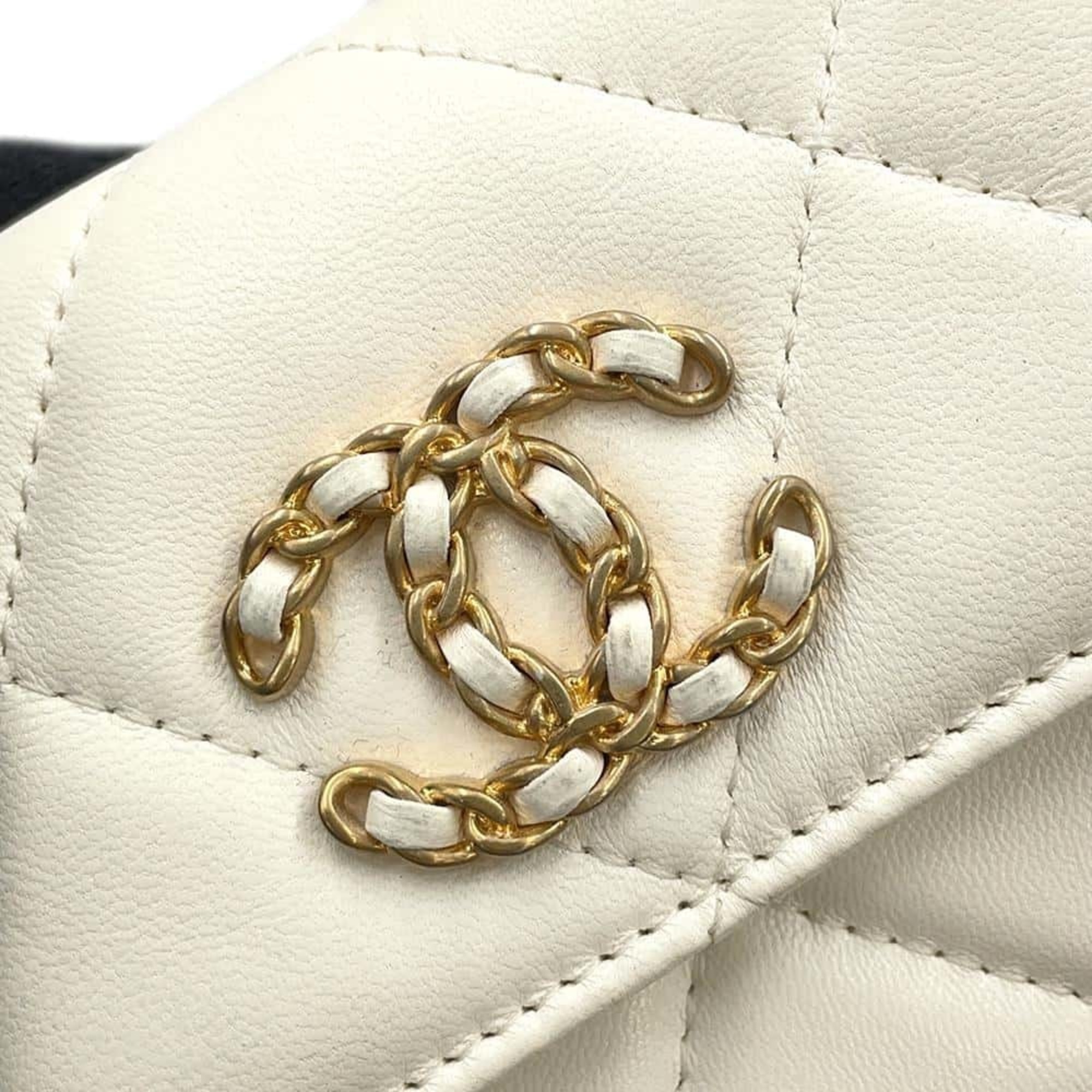 Chanel Chain Wallet 19 Coin Purse Lambskin CHANEL White