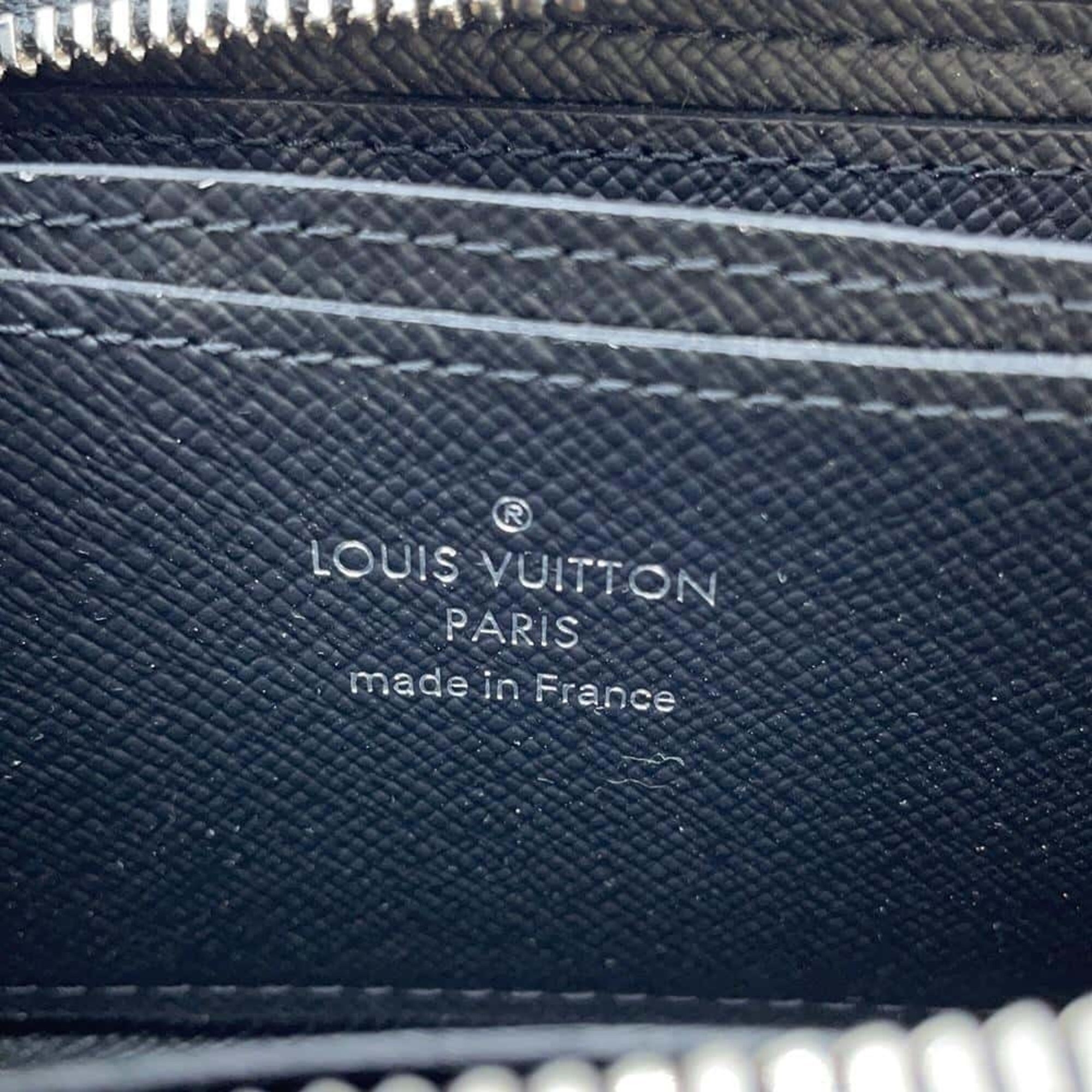 Louis Vuitton Wallets & Coin Cases Taiga Zippy Purse M30511 LOUIS VYUTTON Wallets, Purses, Men's Business Card Black