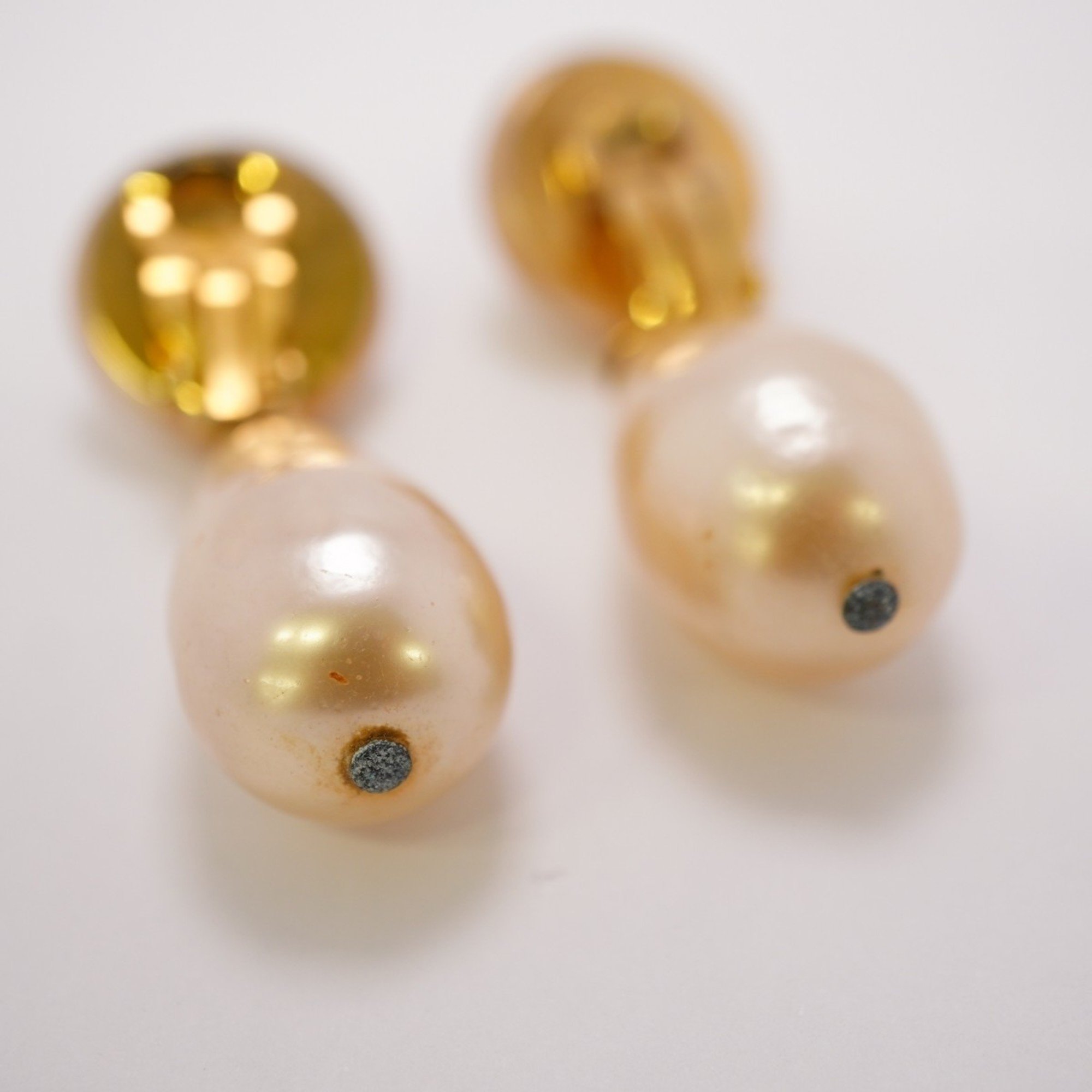 Chanel Earrings Coco Mark Circle Fake Pearl GP Plated Gold Ladies