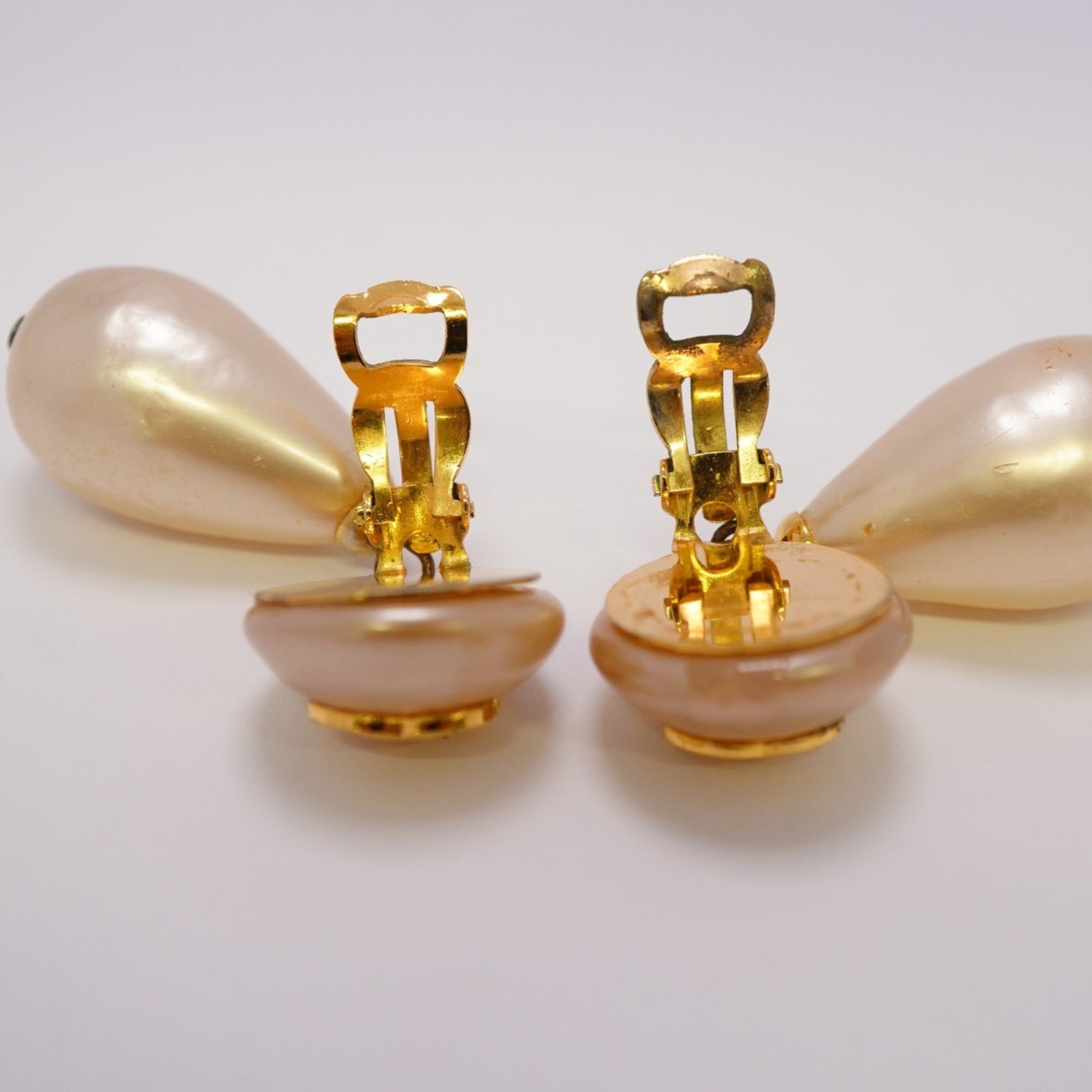 Chanel Earrings Coco Mark Circle Fake Pearl GP Plated Gold Ladies