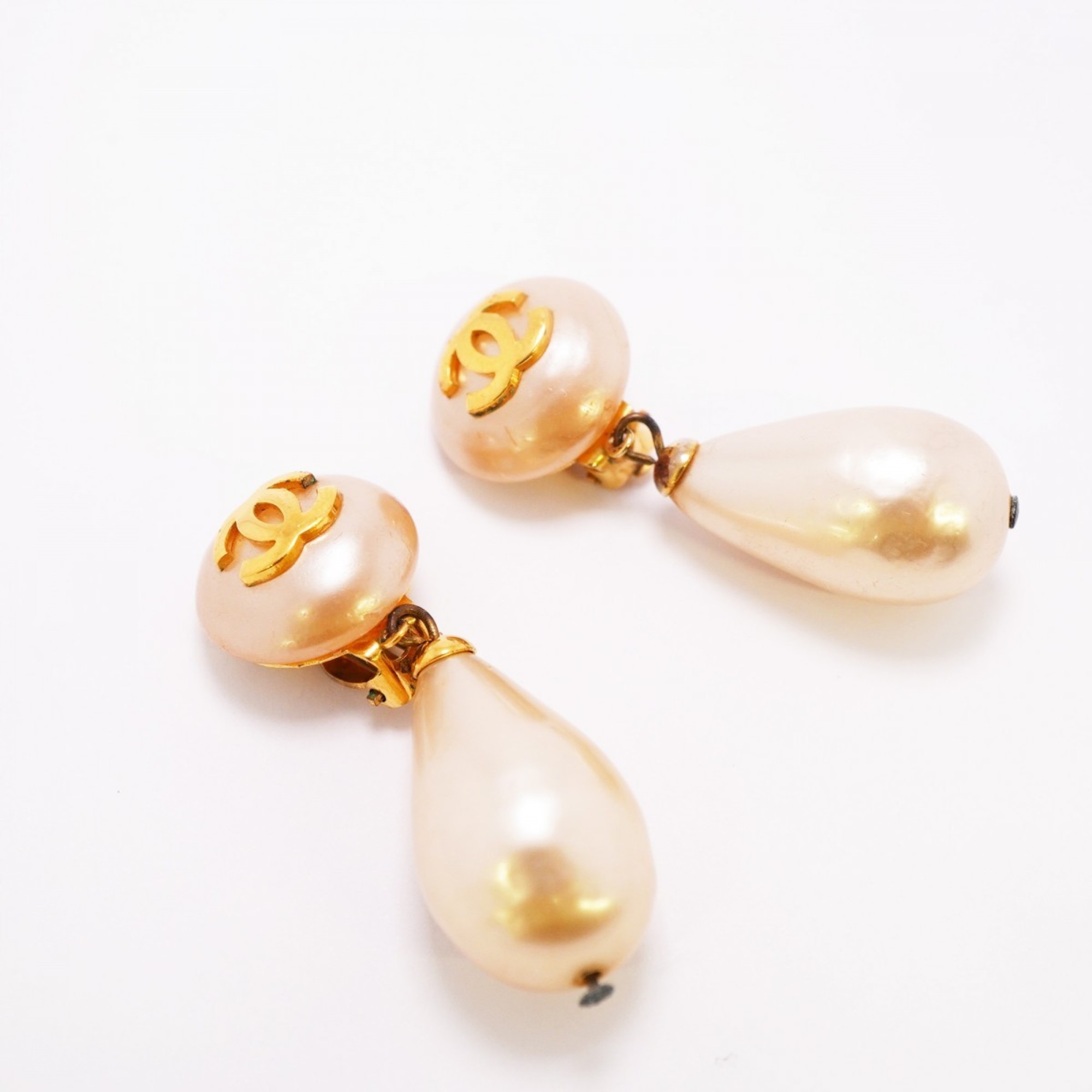 Chanel Earrings Coco Mark Circle Fake Pearl GP Plated Gold Ladies