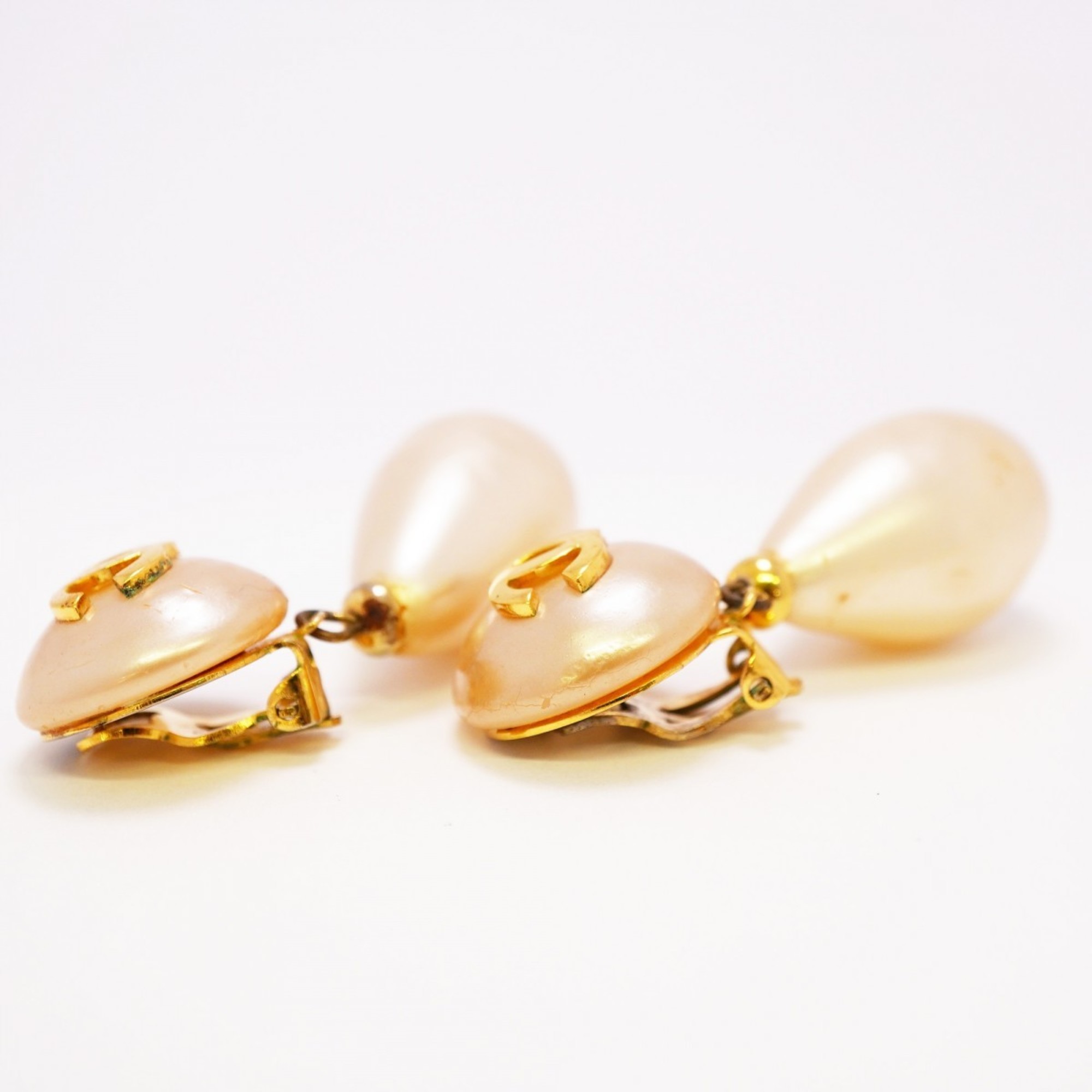 Chanel Earrings Coco Mark Circle Fake Pearl GP Plated Gold Ladies