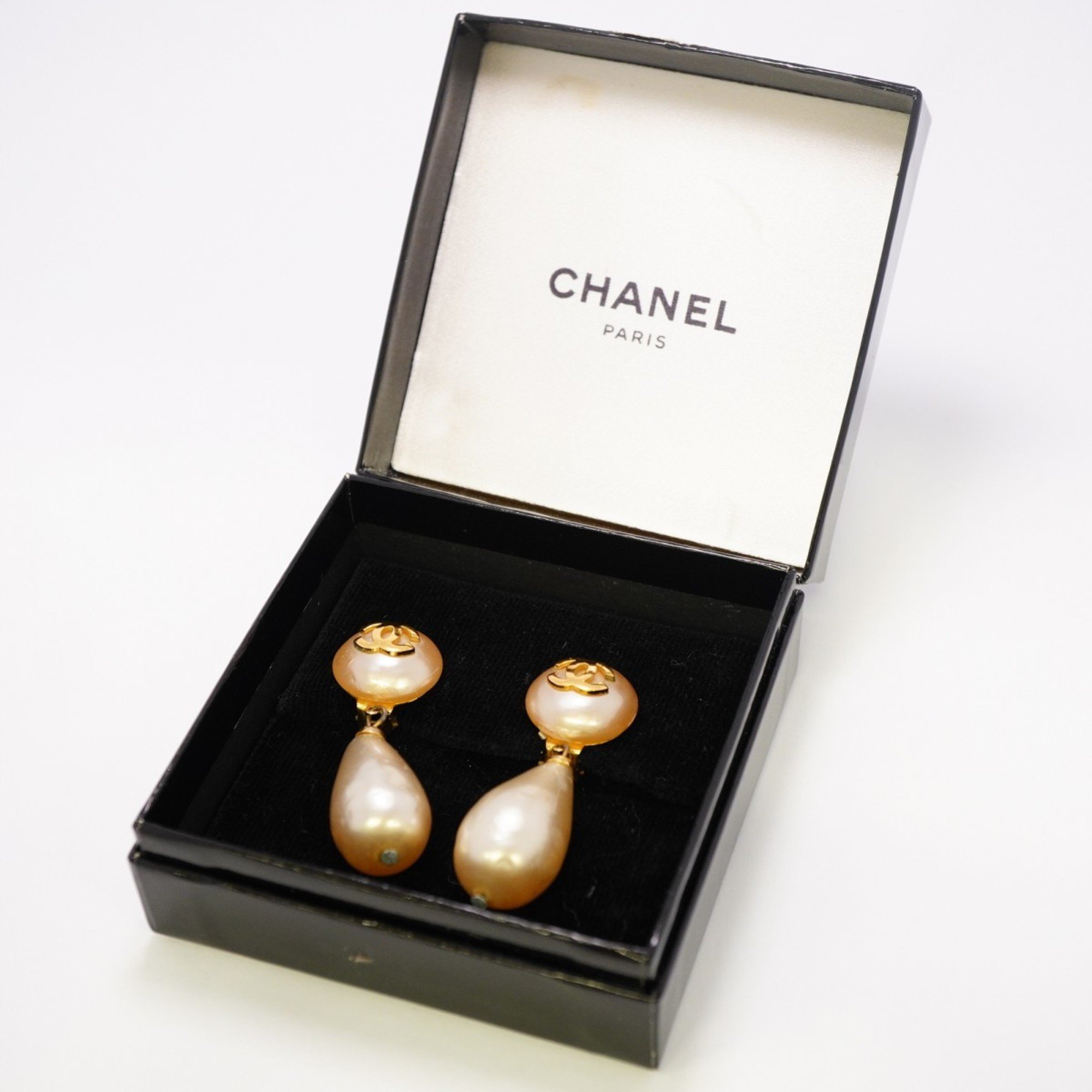 Chanel Earrings Coco Mark Circle Fake Pearl GP Plated Gold Ladies